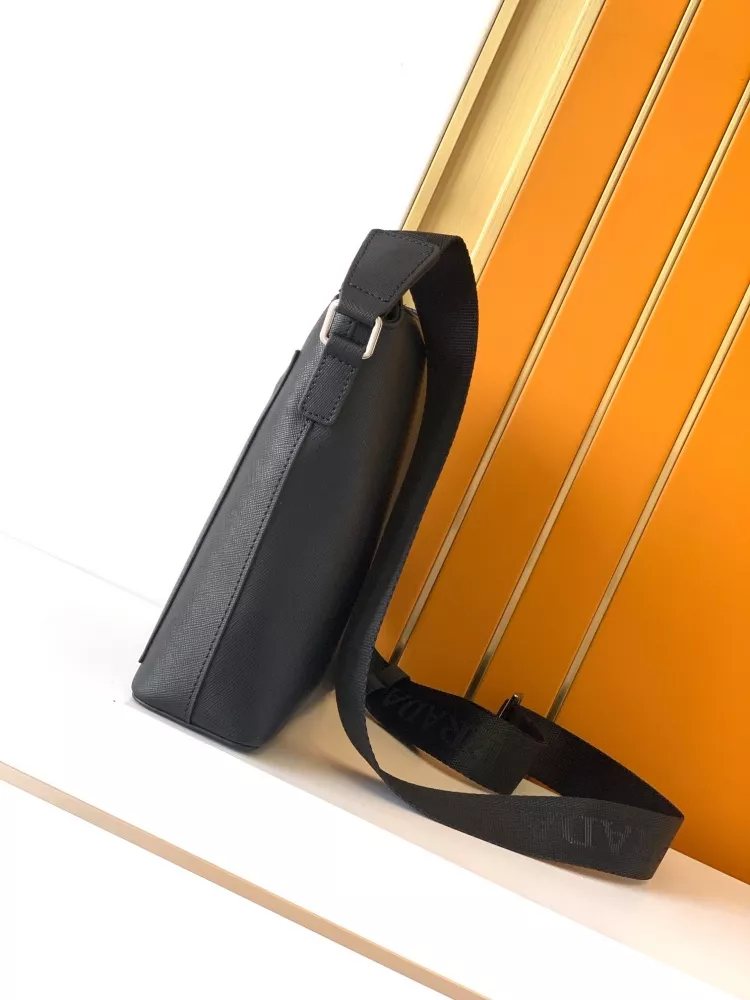 Bold 4242 Prada AAA Man Messenger Bags