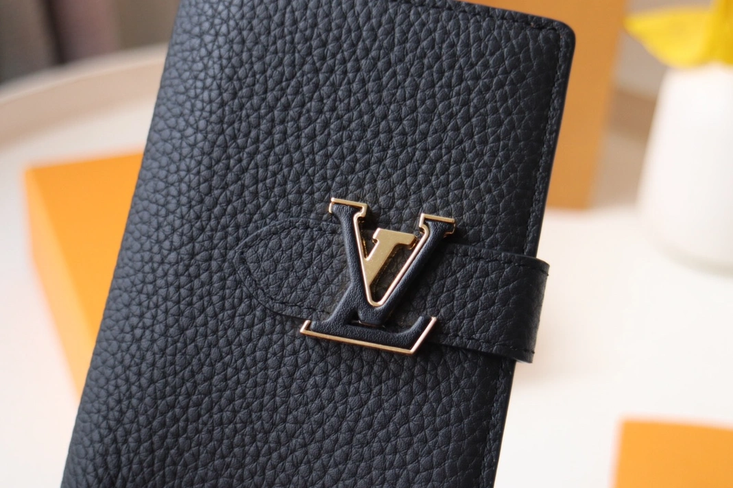 Bold 4336 Louis Vuitton AAA Quality Card Case