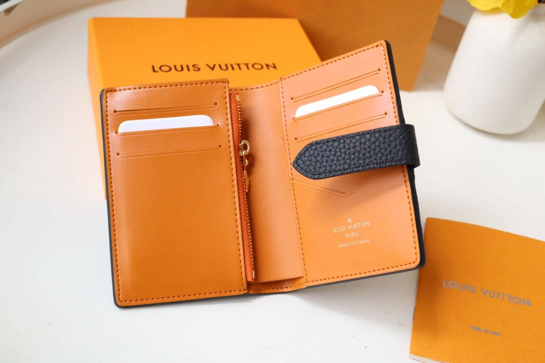 Bold 4336 Louis Vuitton AAA Quality Card Case