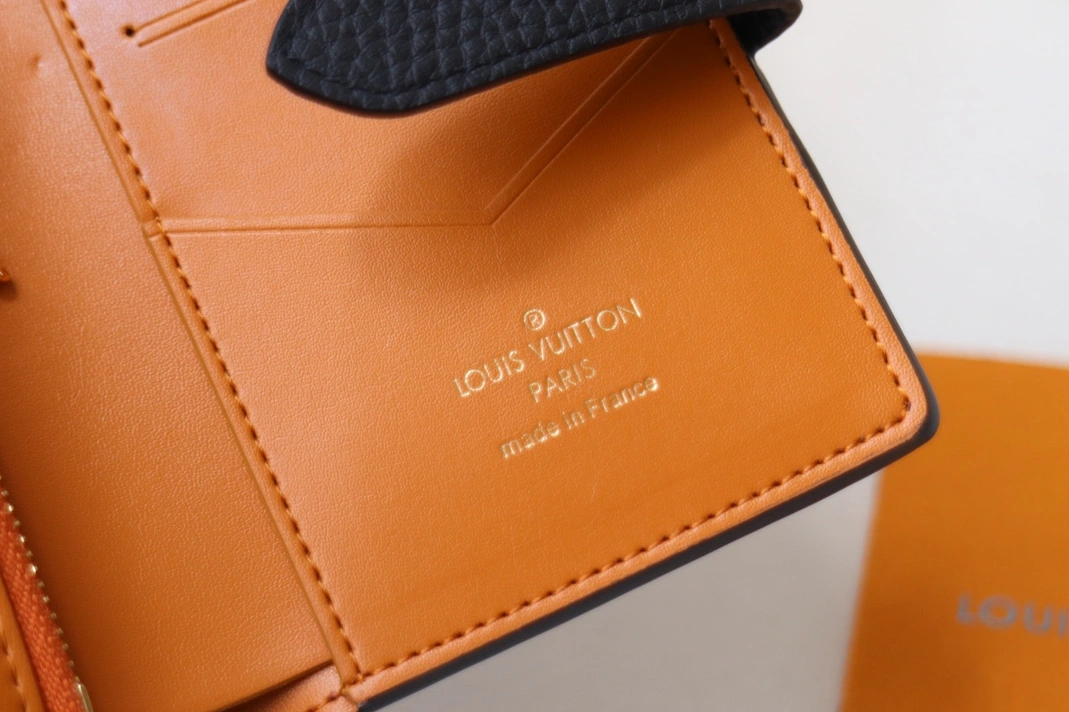 Bold 4336 Louis Vuitton AAA Quality Card Case