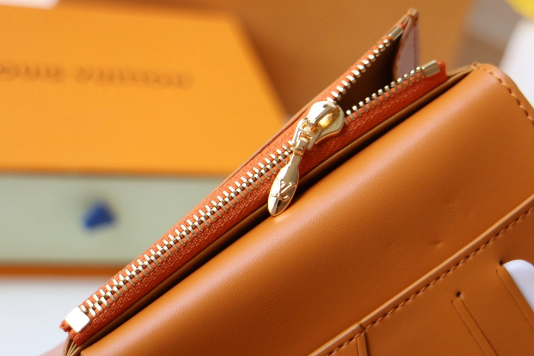 Bold 4336 Louis Vuitton AAA Quality Card Case