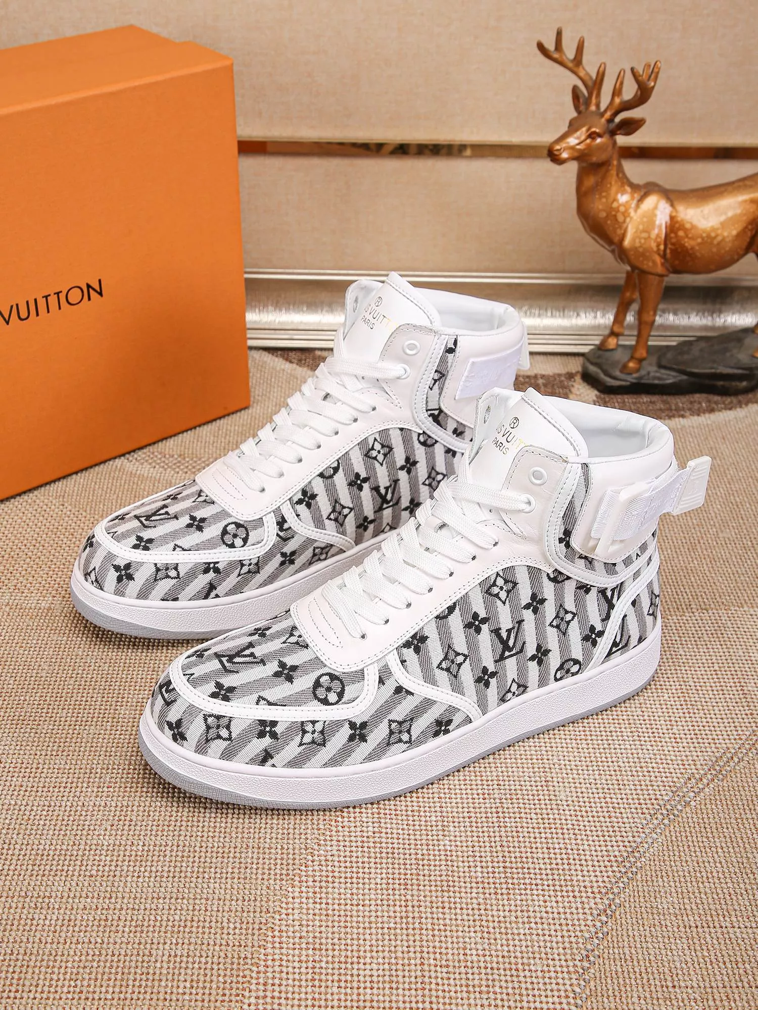 Bold 4358 Louis Vuitton High Tops Shoes For Men