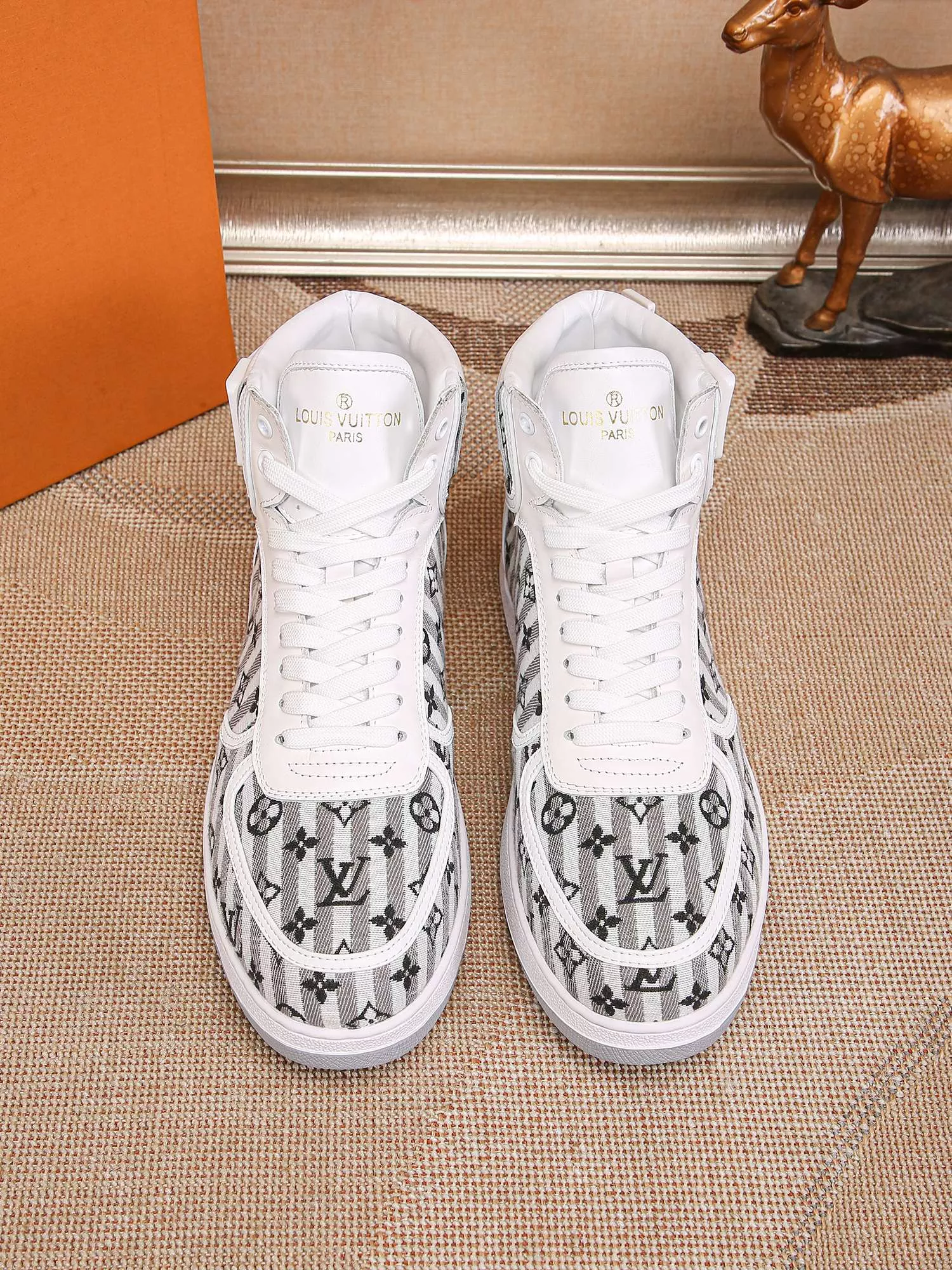 Bold 4358 Louis Vuitton High Tops Shoes For Men