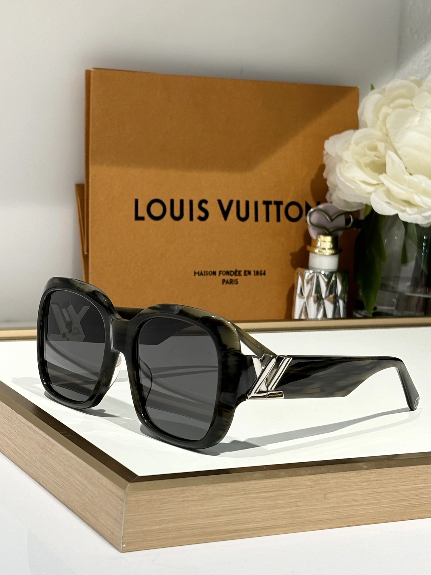 Bold 4436 Louis Vuitton AAA Quality Sunglasses