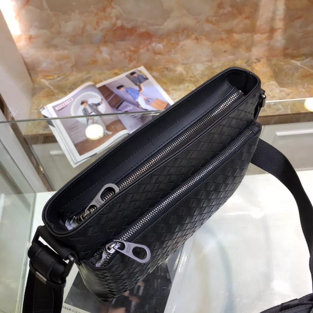 Bold 4489 Bottega Veneta AAA Man Messenger Bags