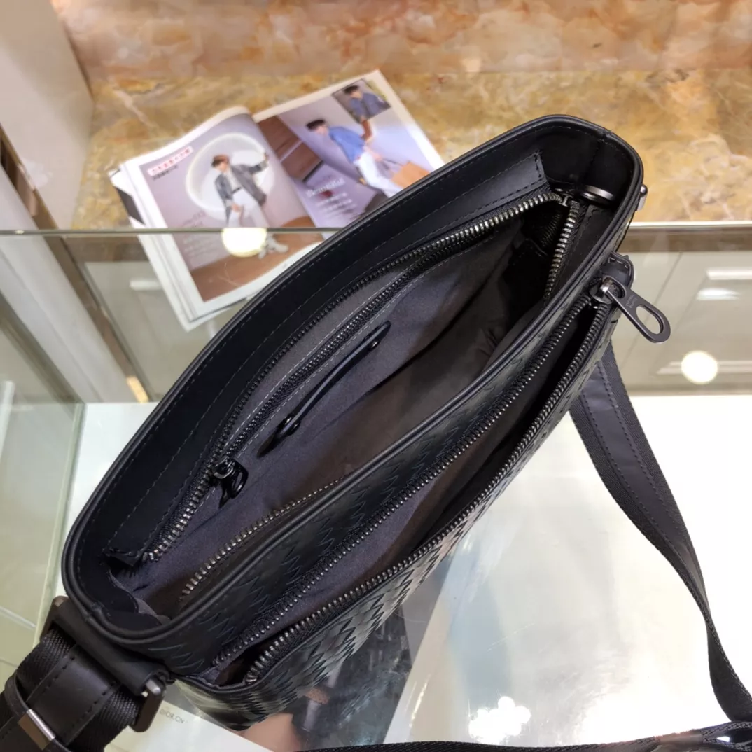 Bold 4489 Bottega Veneta AAA Man Messenger Bags