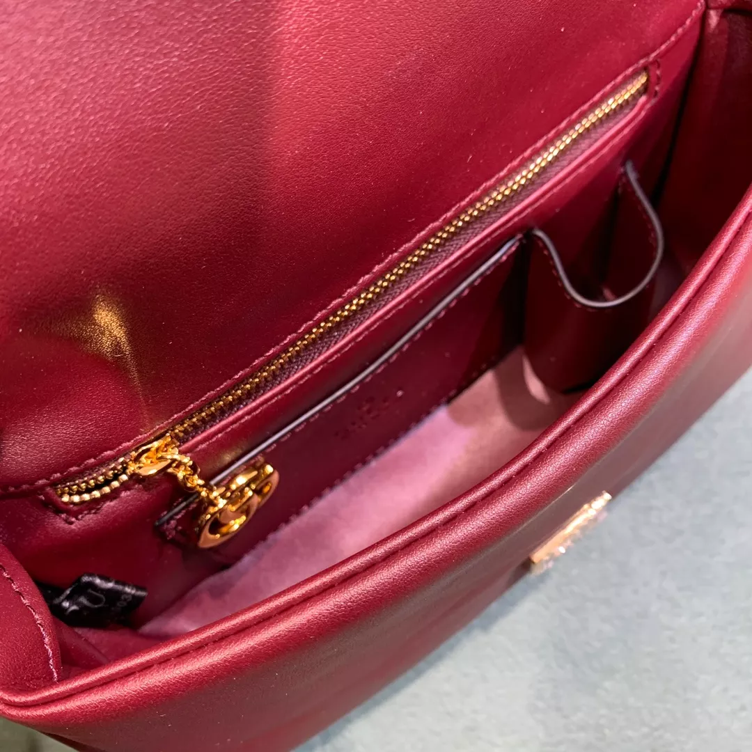 Bold 4495 Gucci AAA Quality Messenger Bags For Women