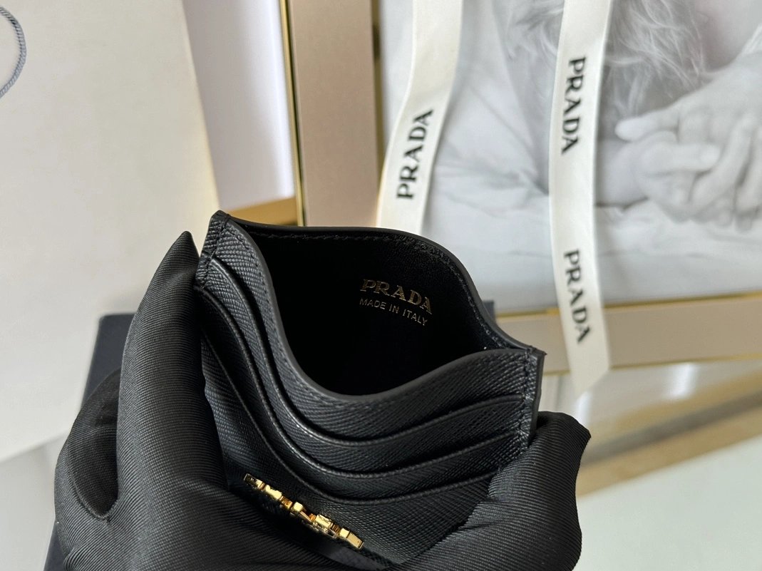 Bold 4588 Prada Card Case For Women