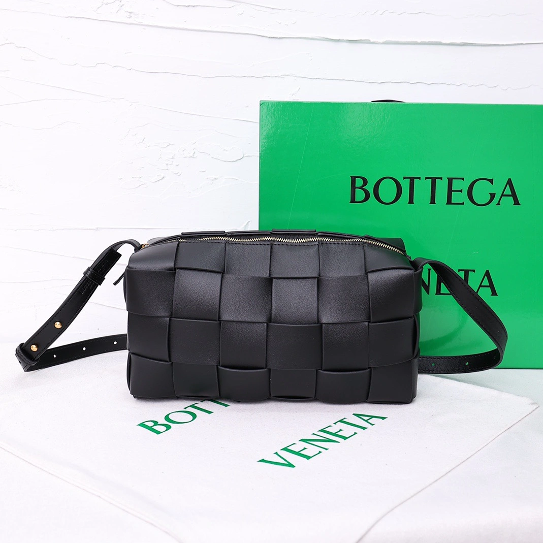 Bold 4597 Bottega Veneta BV AAA Quality Messenger Bags For Women