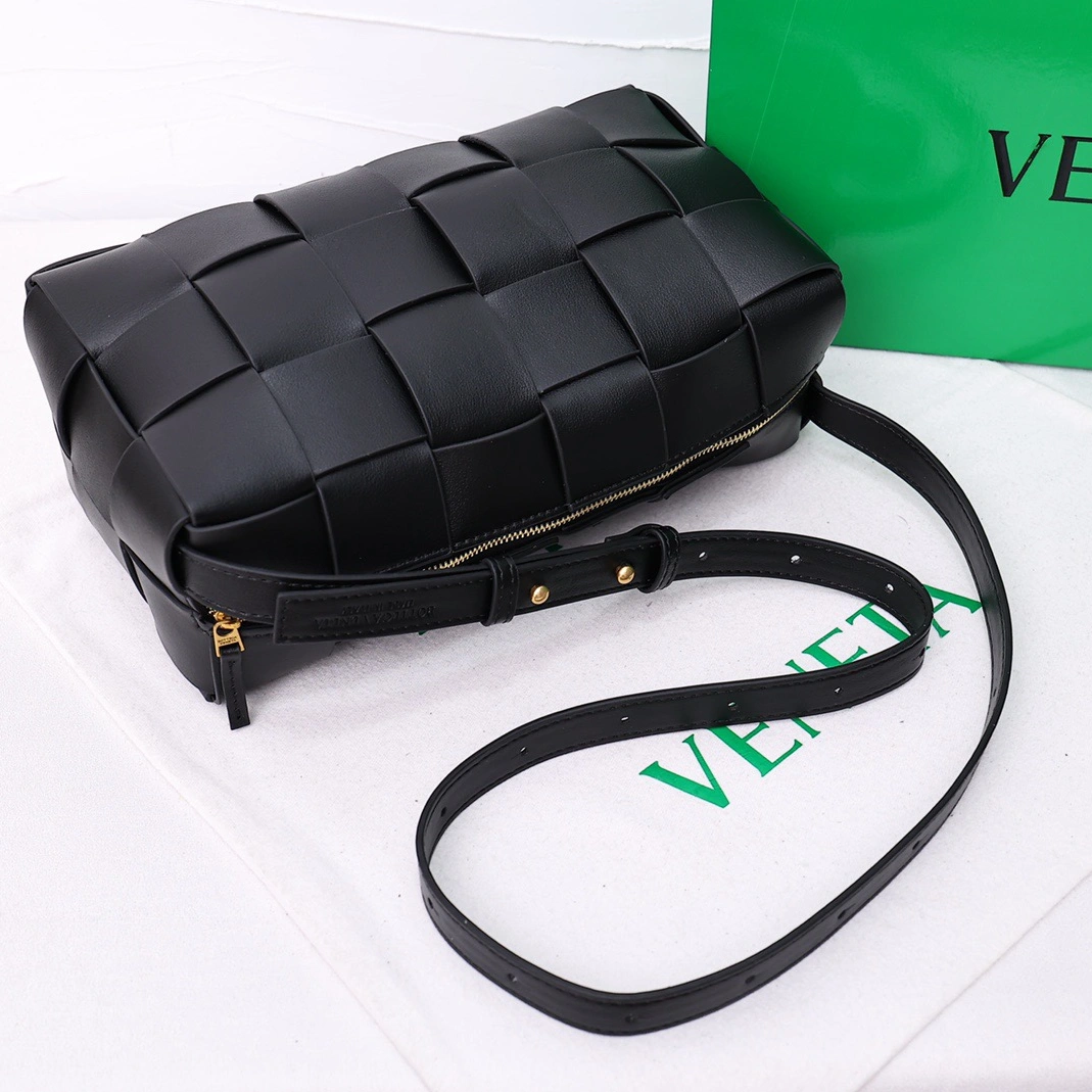 Bold 4597 Bottega Veneta BV AAA Quality Messenger Bags For Women