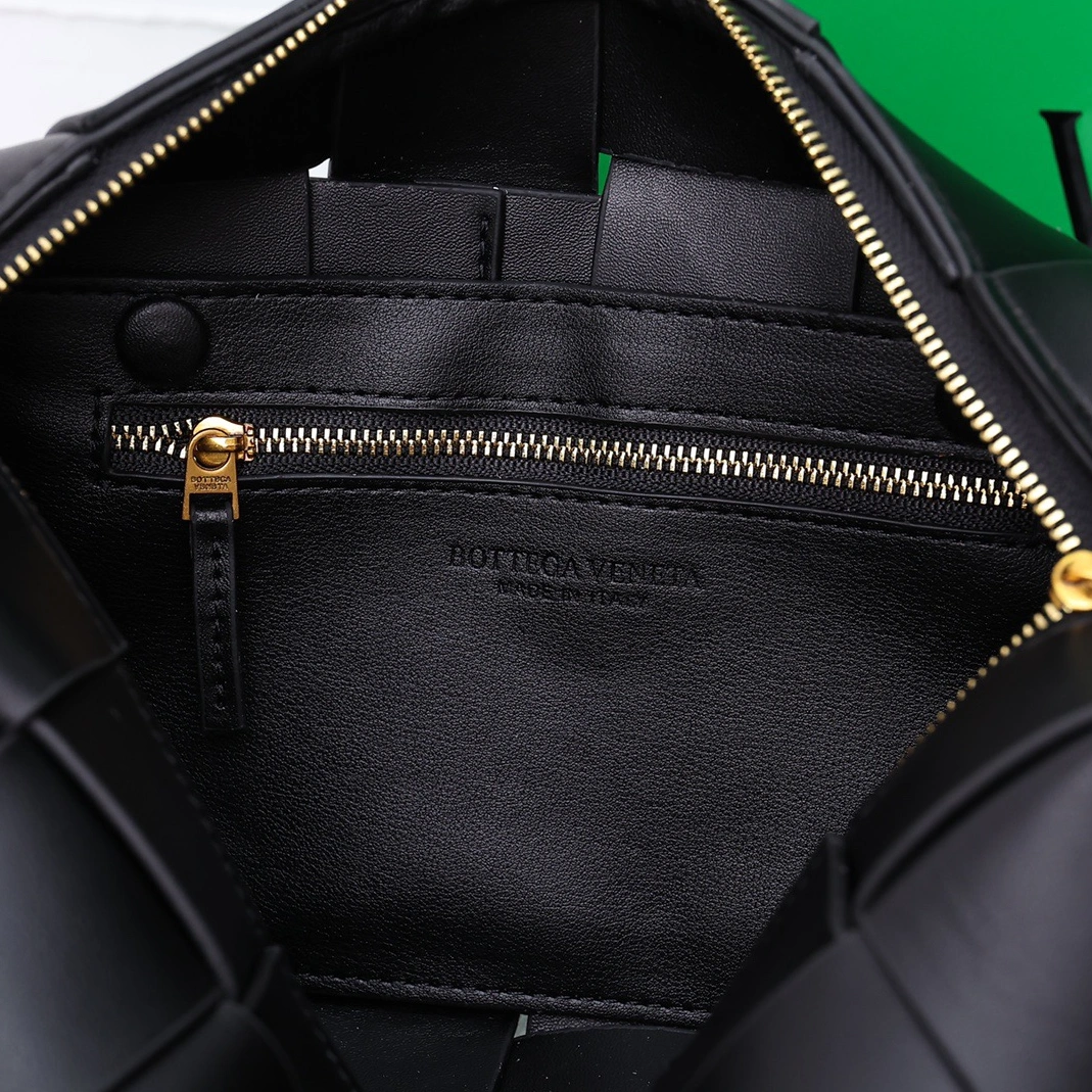 Bold 4597 Bottega Veneta BV AAA Quality Messenger Bags For Women