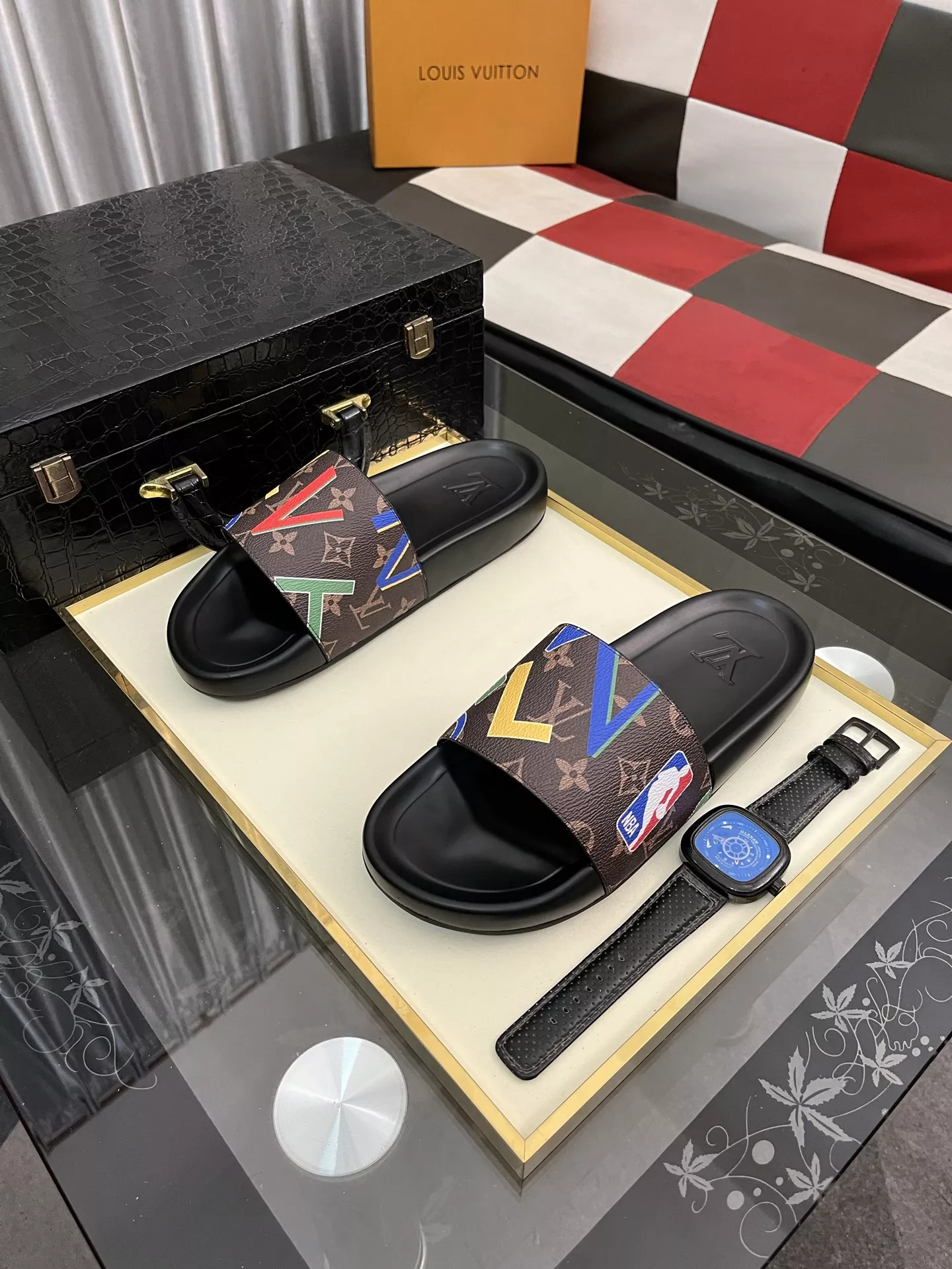 Bold 4617 Louis Vuitton Slippers For Men