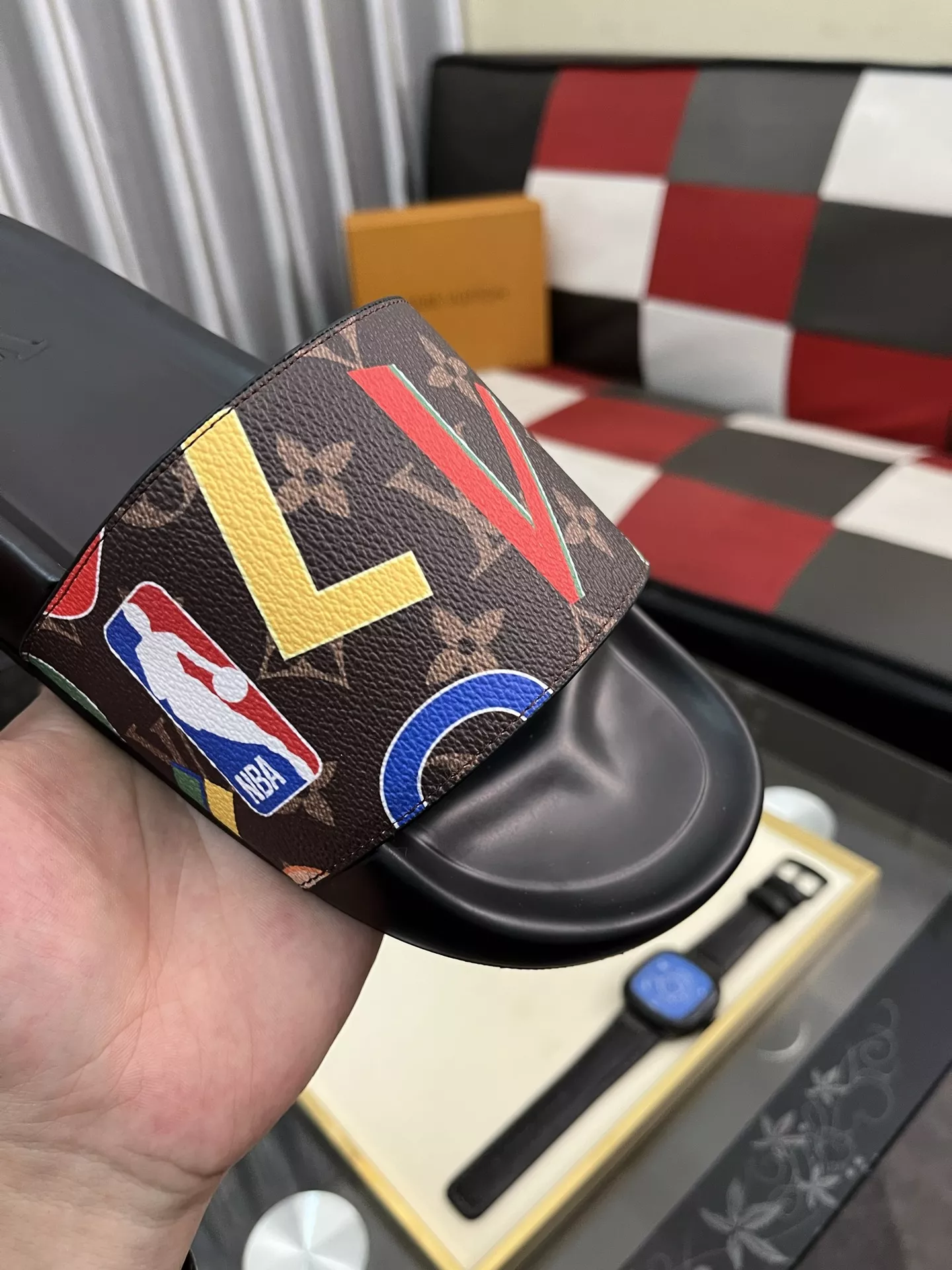 Bold 4617 Louis Vuitton Slippers For Men