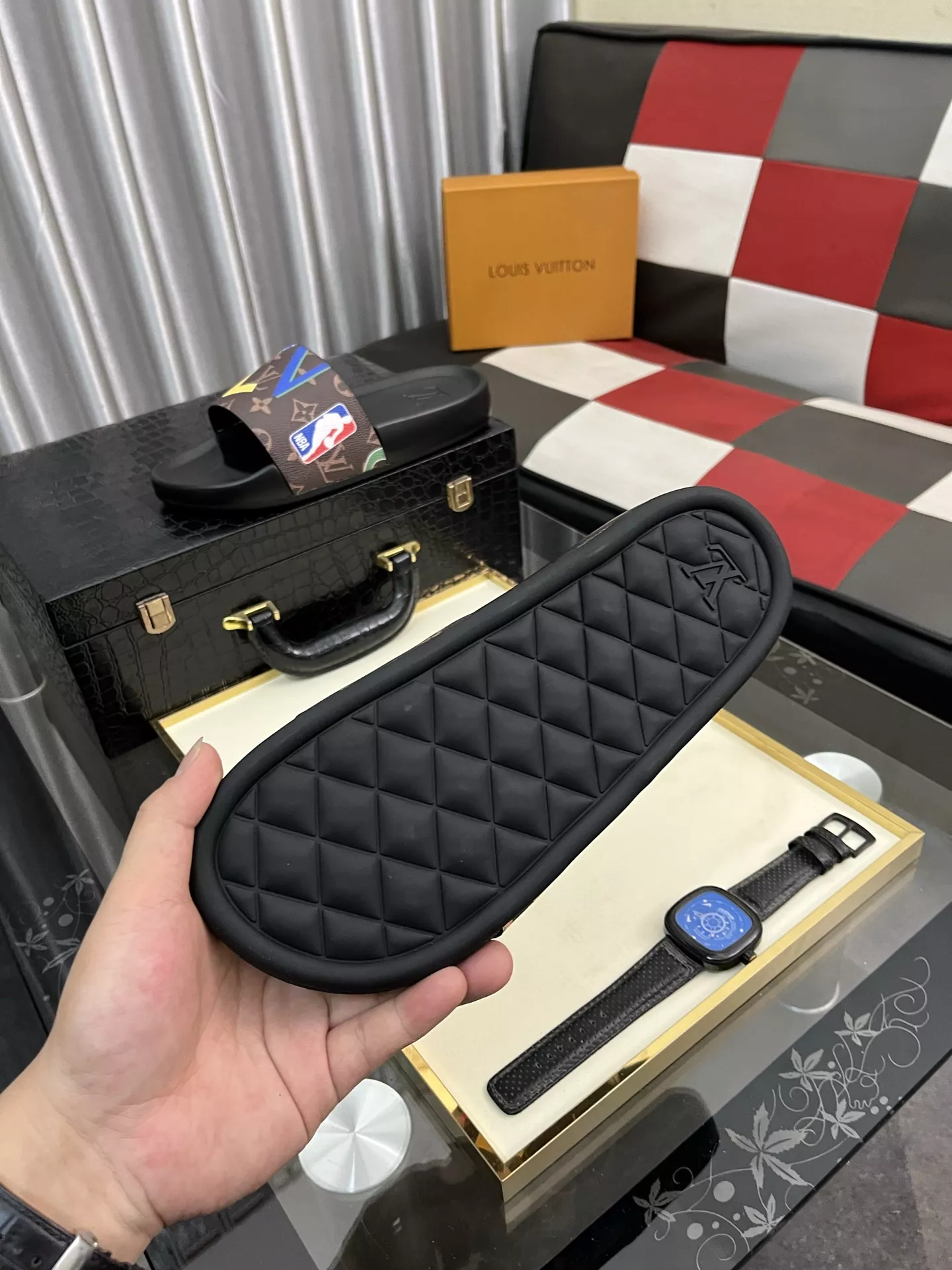 Bold 4617 Louis Vuitton Slippers For Men