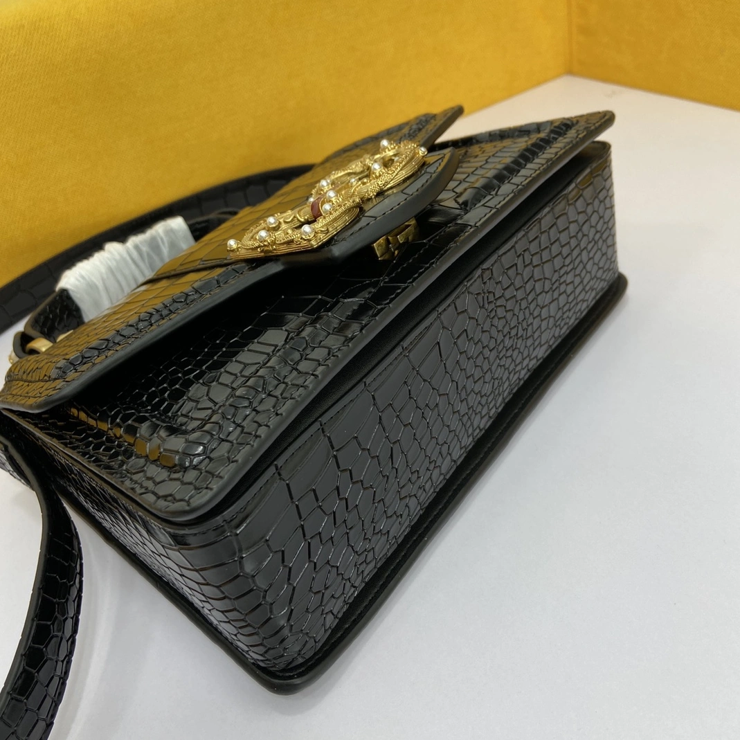 Bold 4697 Dolce & Gabbana D&G AAA Quality Messenger Bags For Women
