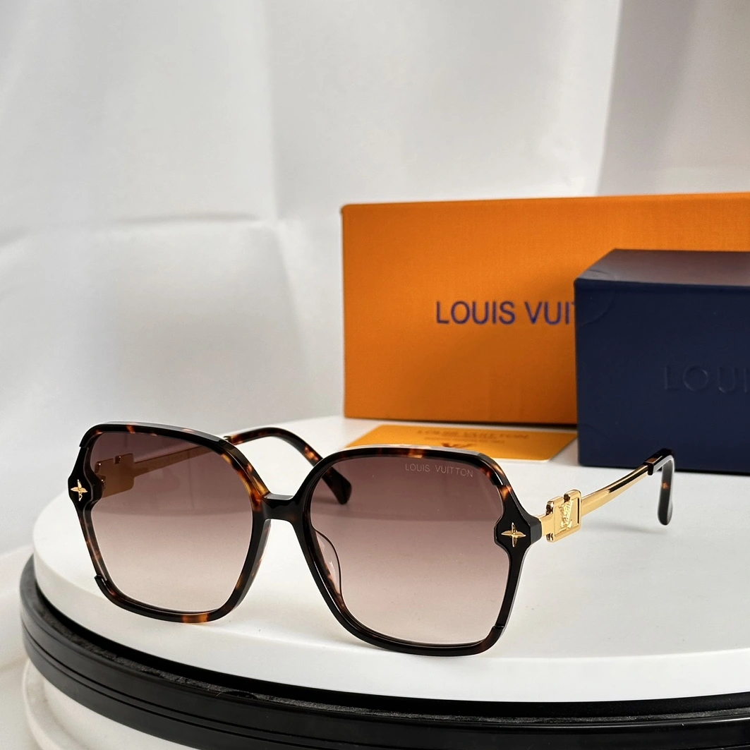 Bold 4796 Louis Vuitton AAA Quality Sunglasses