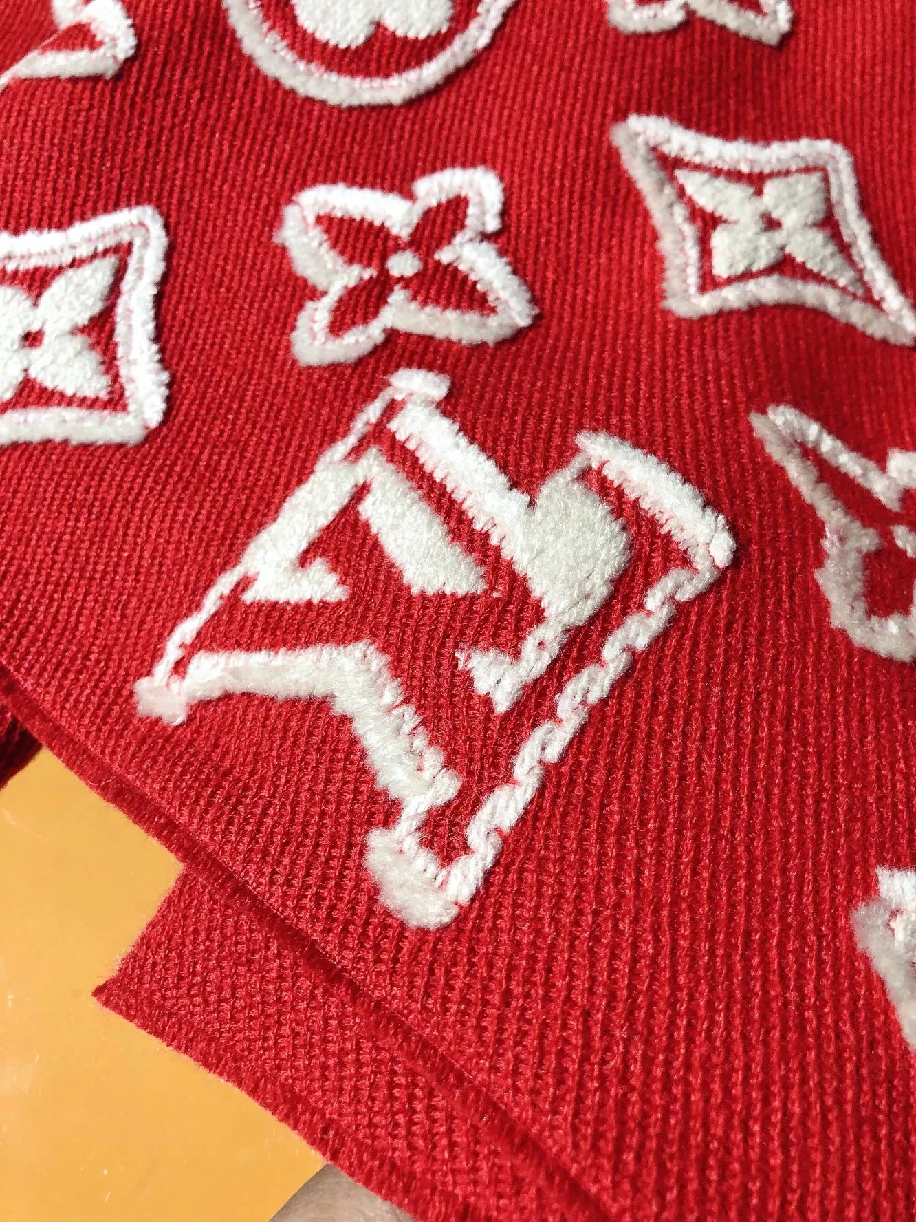Bold 4947 Louis Vuitton Scarf For Women