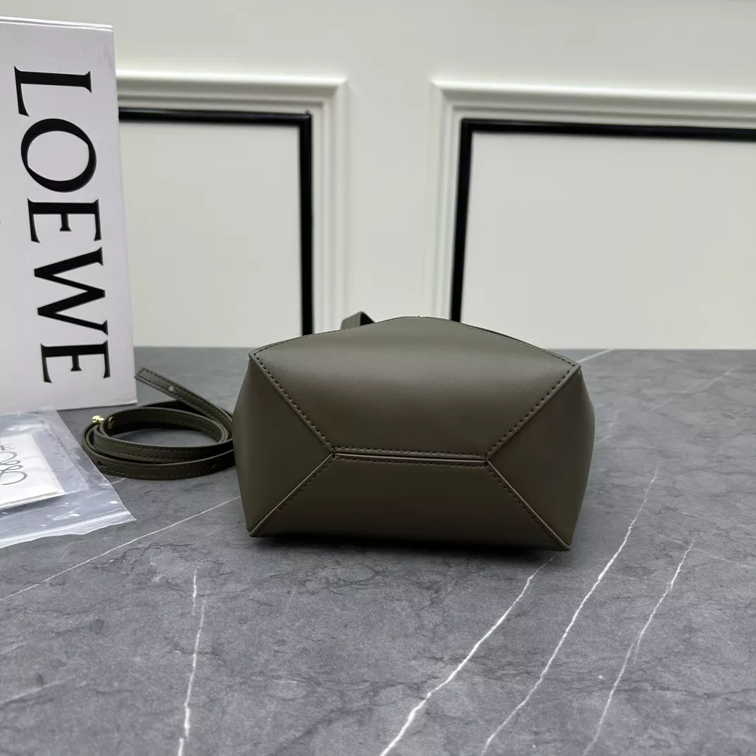 Bold 5176 LOEWE AAA Quality Shoulder Bags For Women