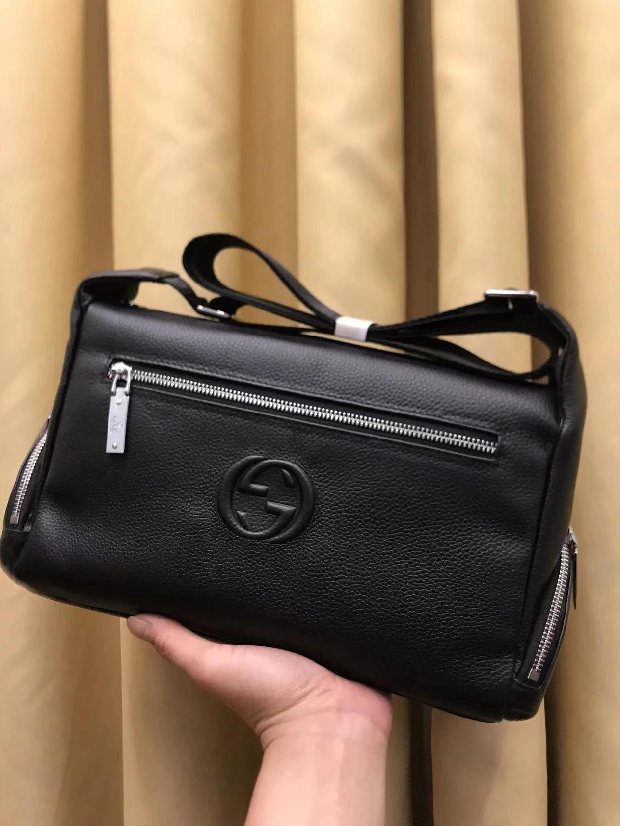 Bold 5355 Gucci AAA Man Messenger Bags