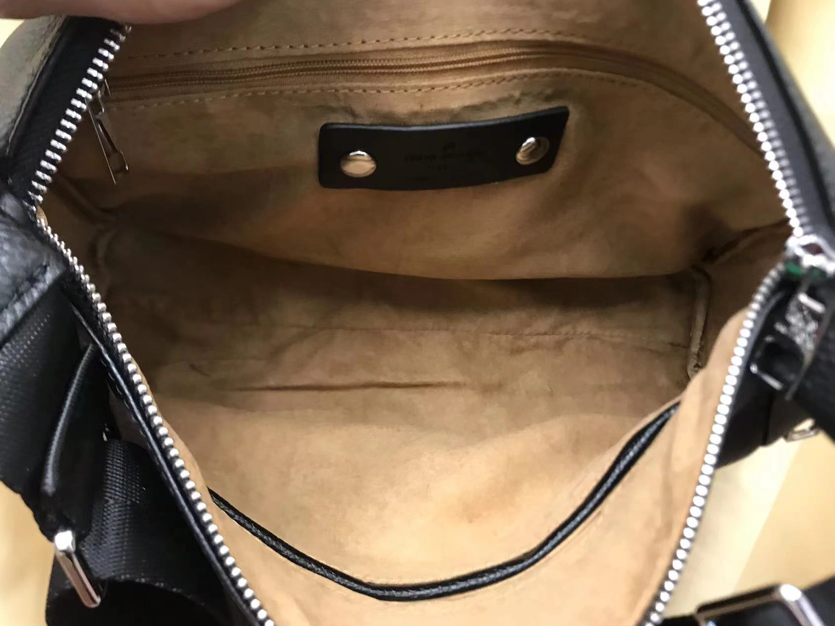 Bold 5355 Gucci AAA Man Messenger Bags