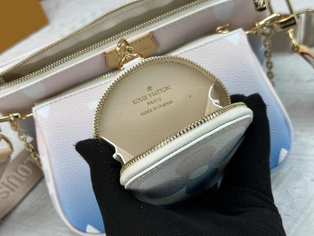 Bold 5370 Louis Vuitton AAA Quality Messenger Bags For Women