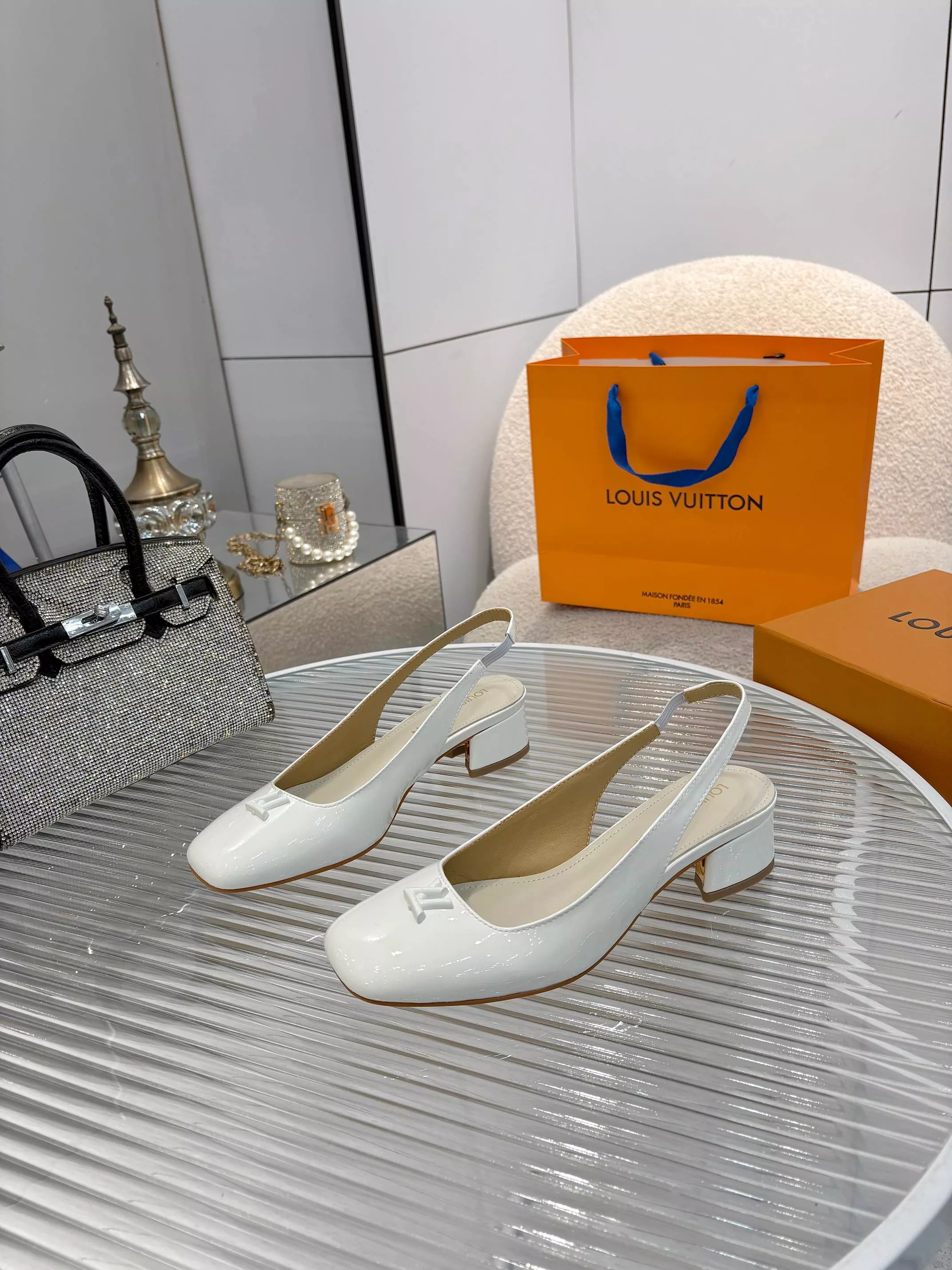Bold 5374 Louis Vuitton Sandal For Women