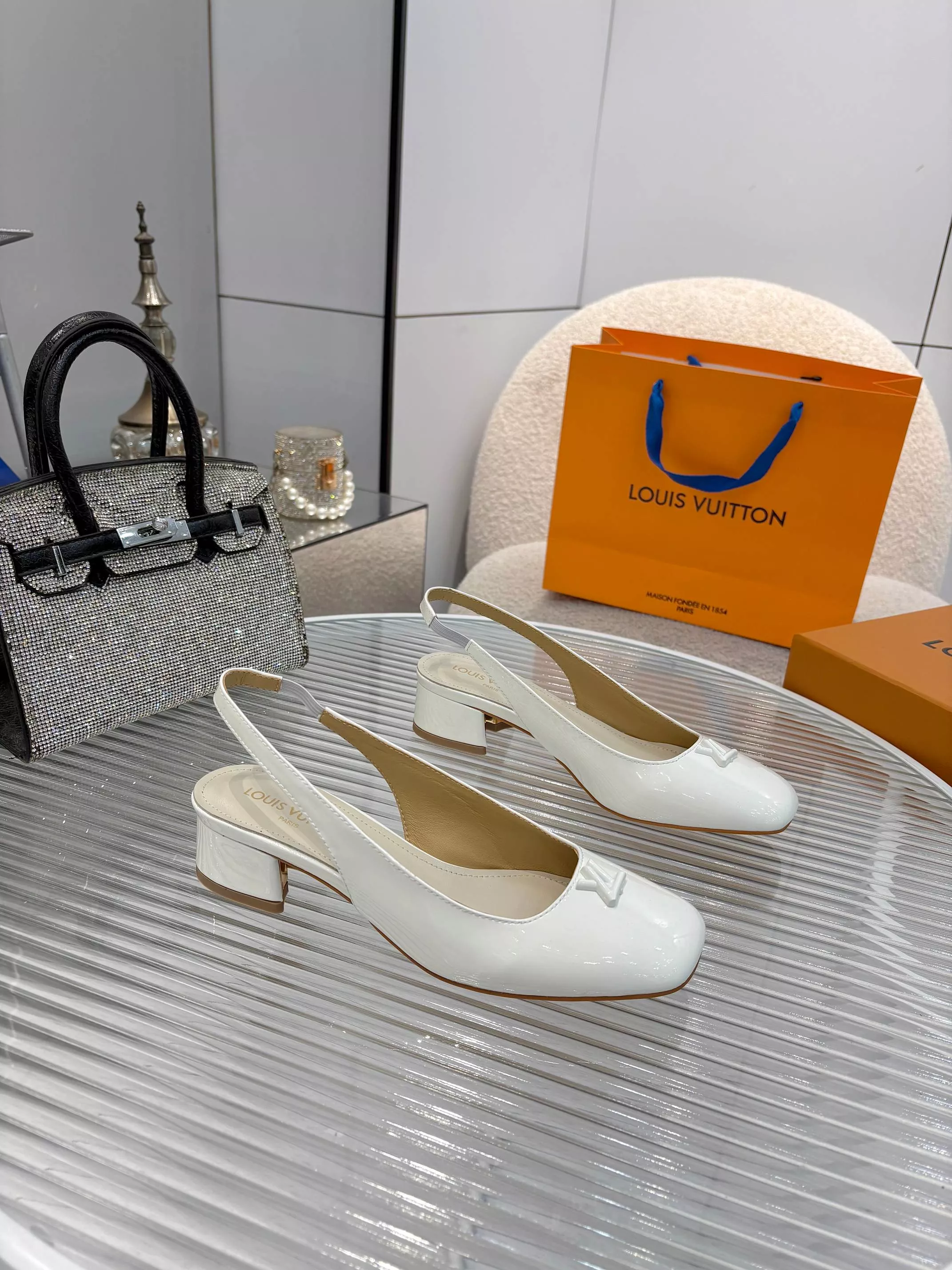 Bold 5374 Louis Vuitton Sandal For Women