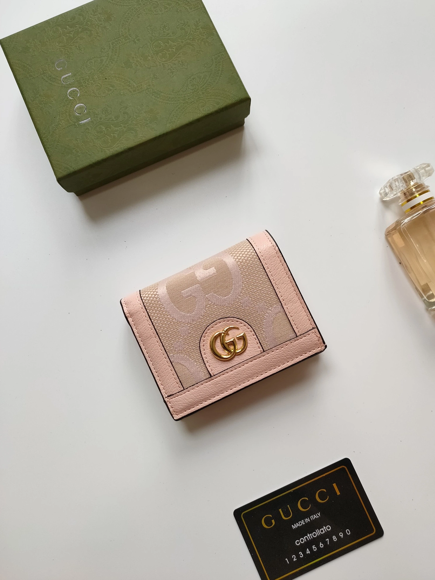 Bold 5432 Gucci Wallets