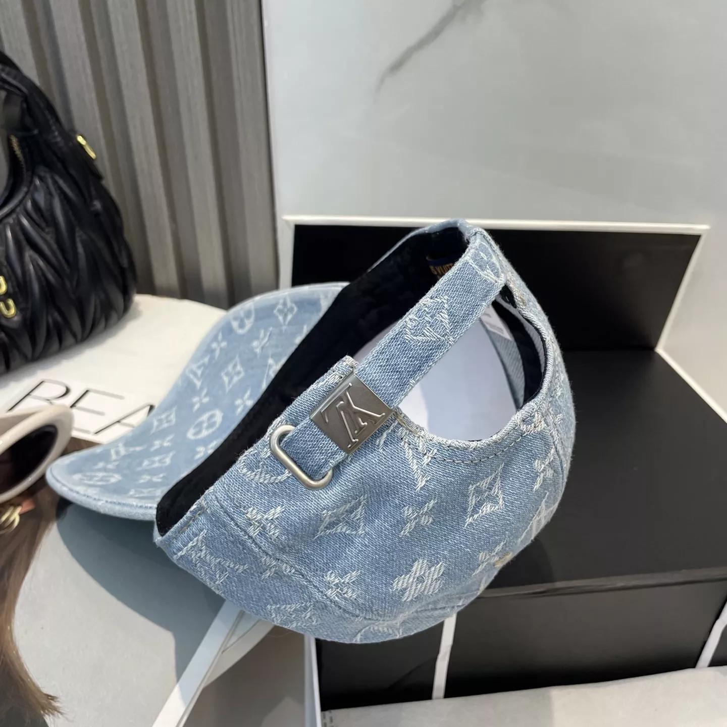Bold 5639 Louis Vuitton LV Caps