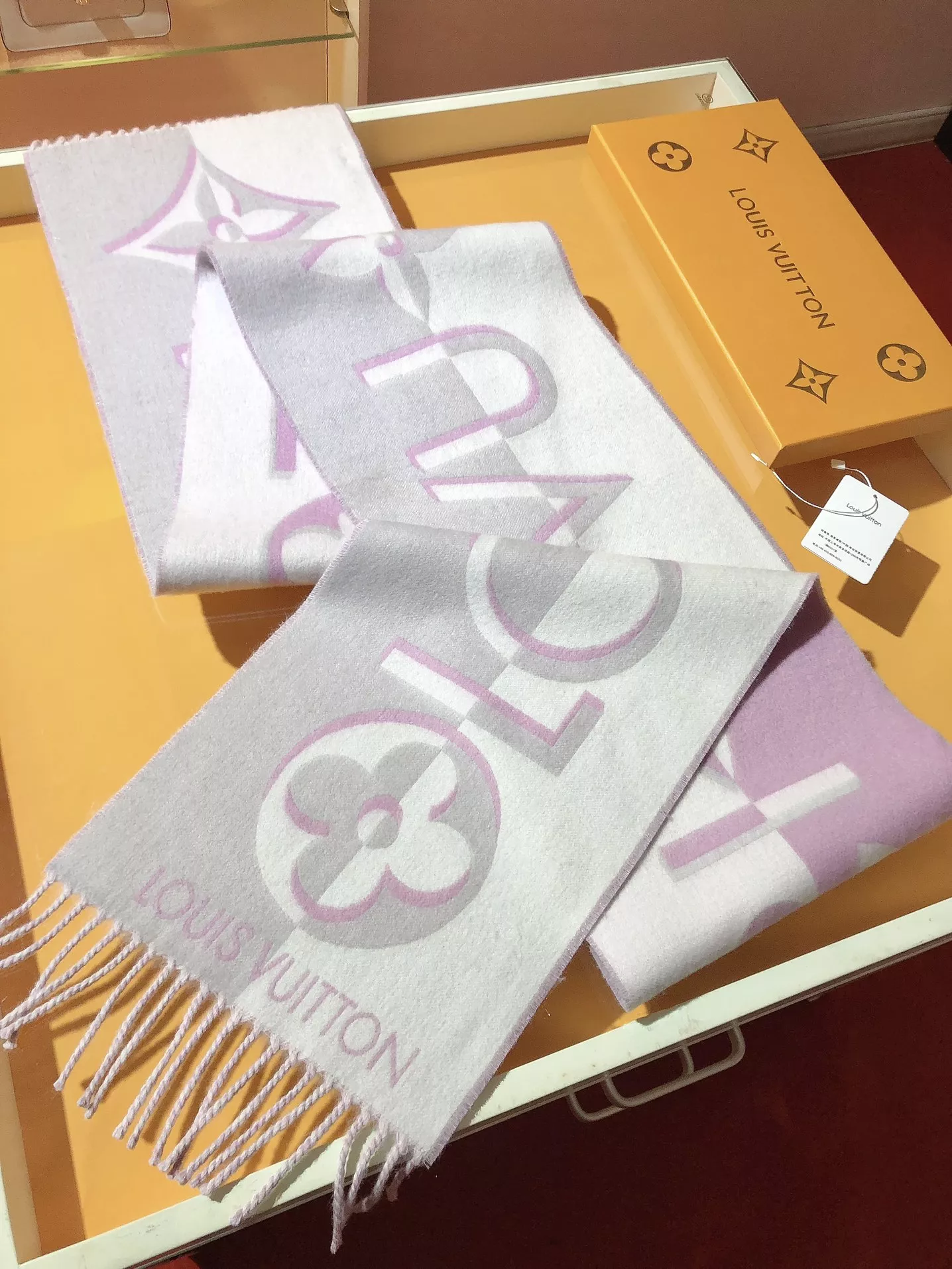 Bold 5699 Louis Vuitton Scarf For Women
