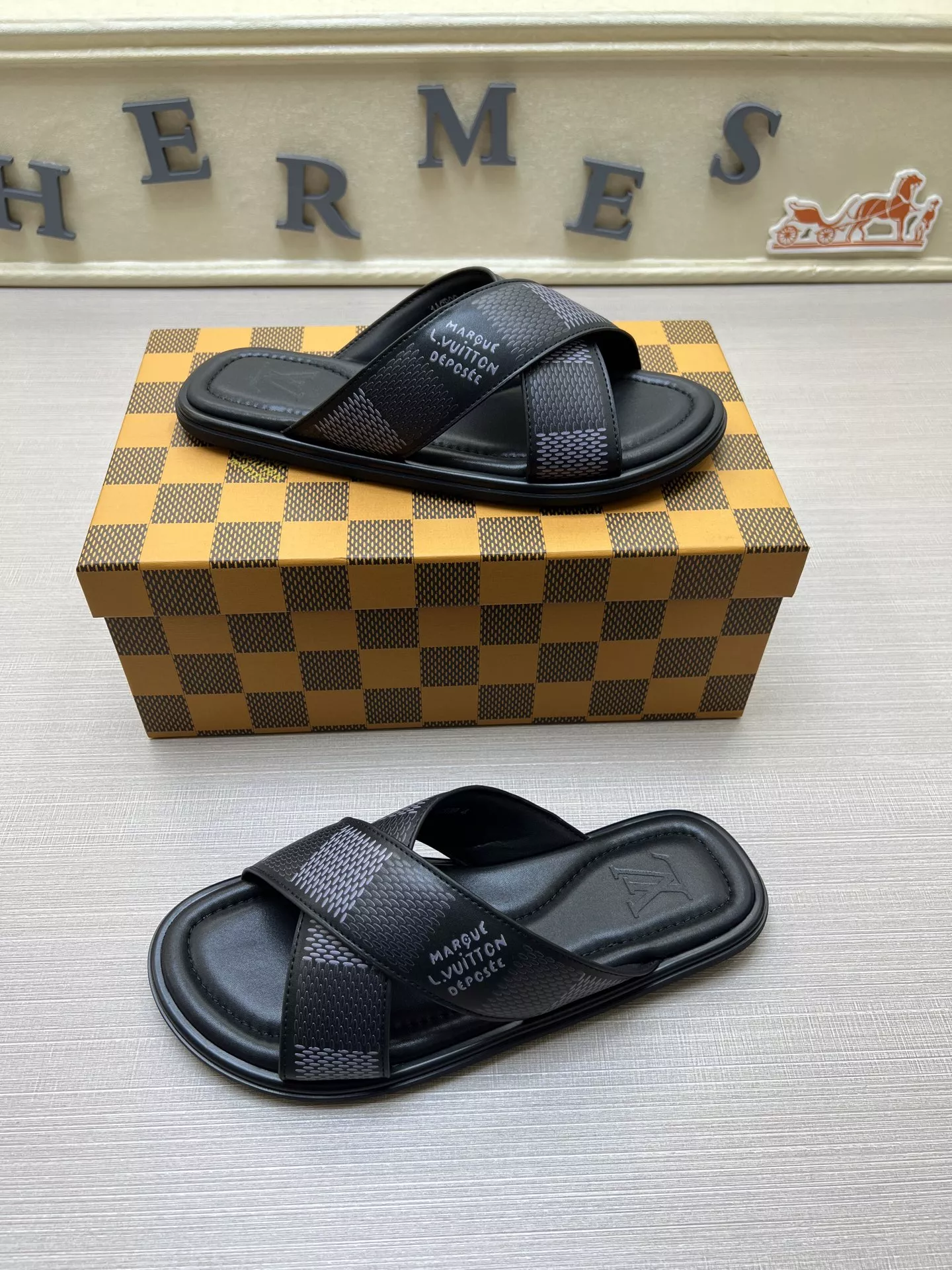 Bold 5720 Louis Vuitton Slippers For Men