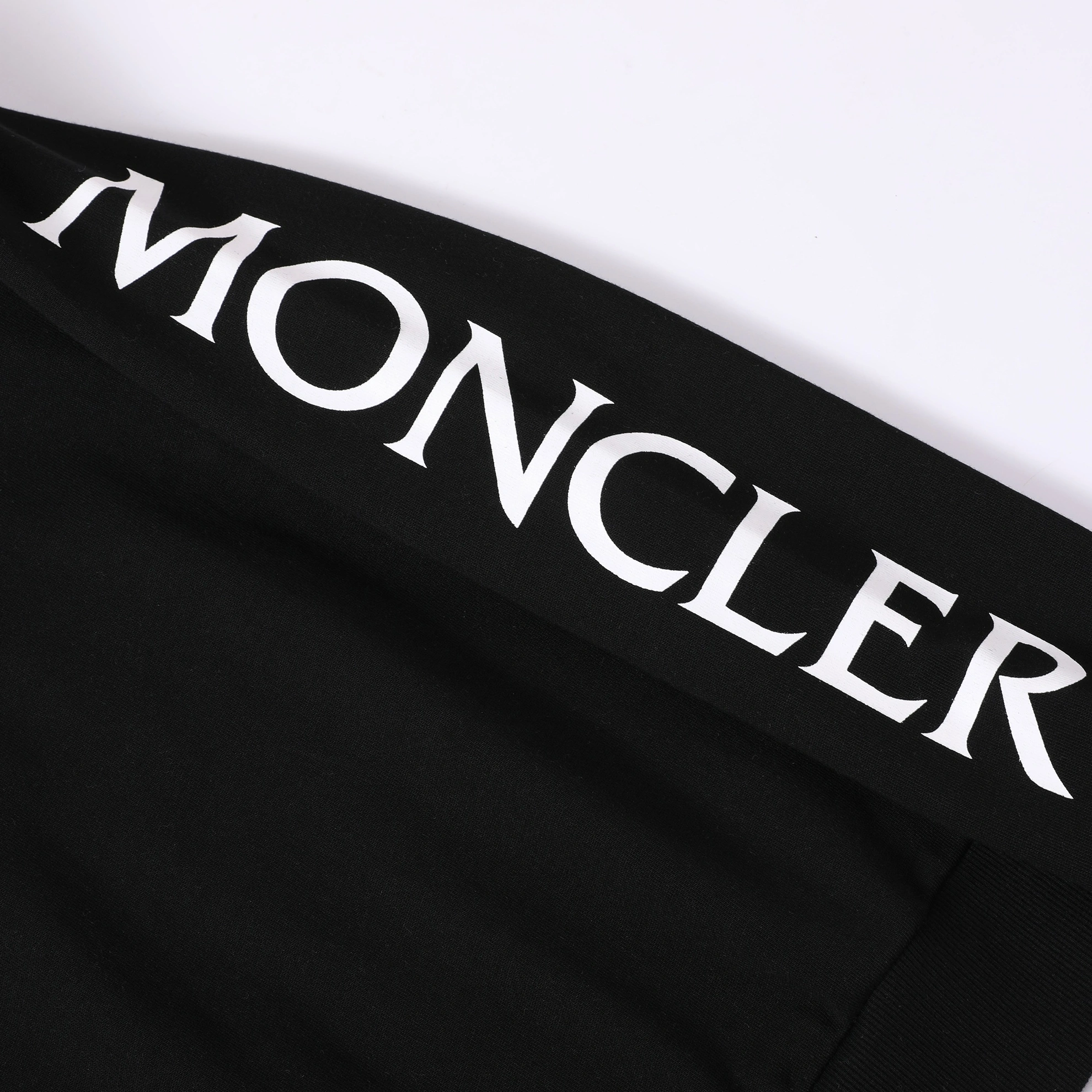 Bold 5807 Moncler Hoodies Long Sleeved For Men