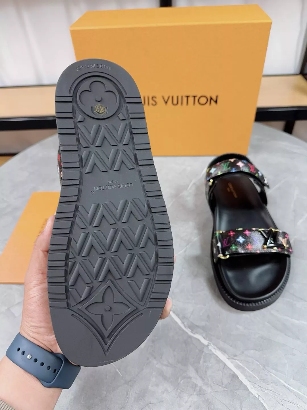 Bold 6146 Louis Vuitton Sandal For Women