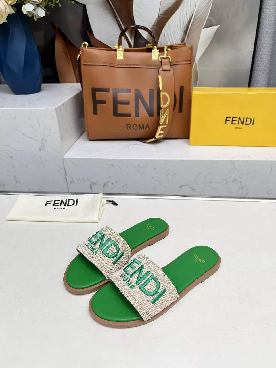 Bold 6222 Fendi Slippers For Women