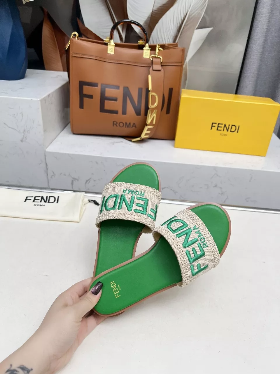 Bold 6222 Fendi Slippers For Women