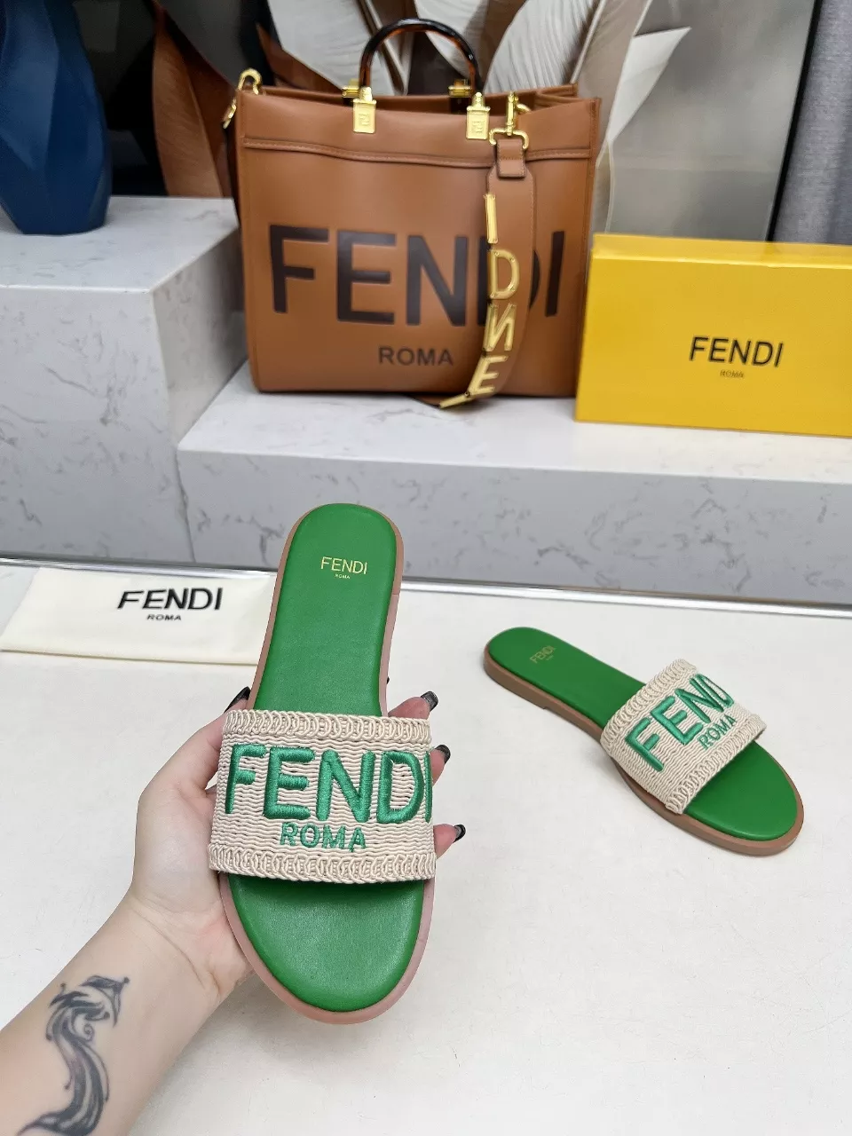 Bold 6222 Fendi Slippers For Women