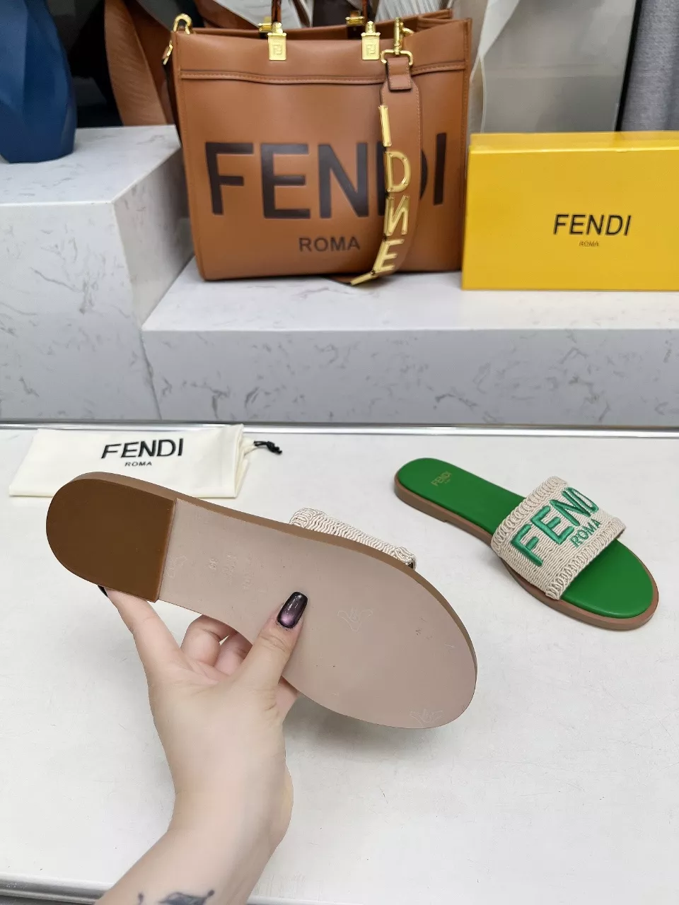 Bold 6222 Fendi Slippers For Women