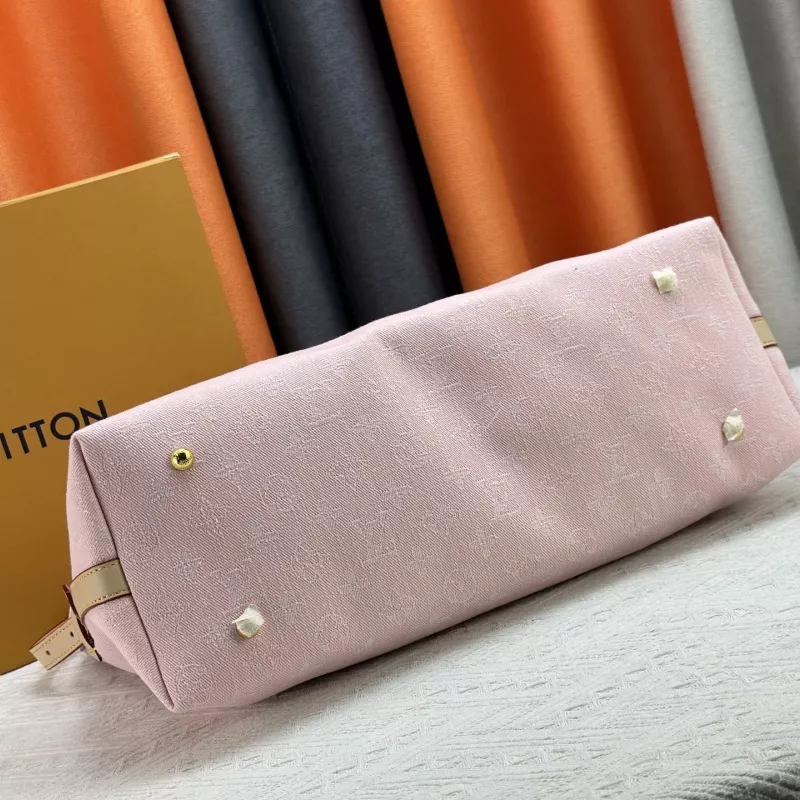 Bold 6412 Louis Vuitton AAA Quality Shoulder Bags For Women