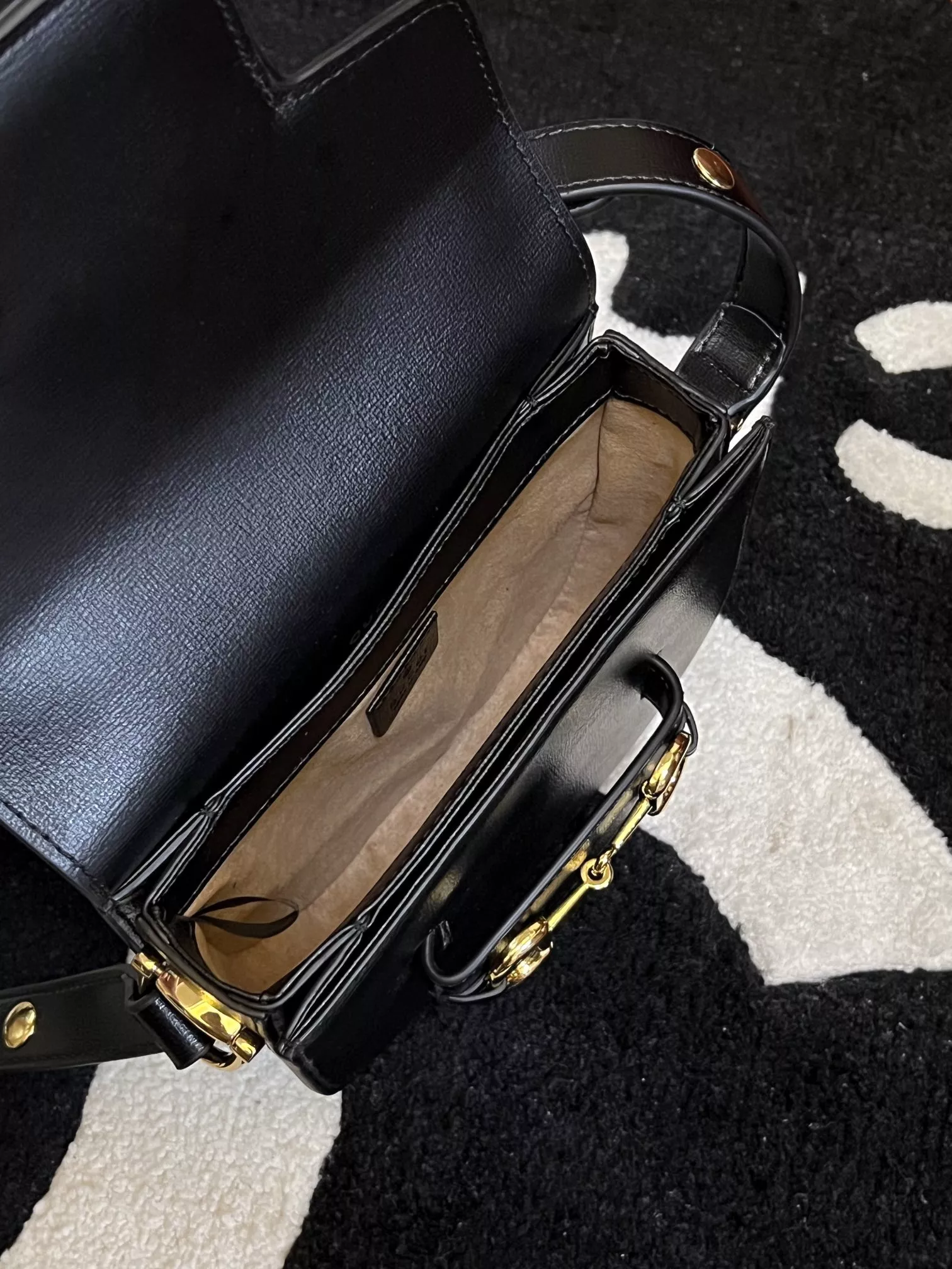 Bold 6435 Gucci AAA Quality Messenger Bags For Women