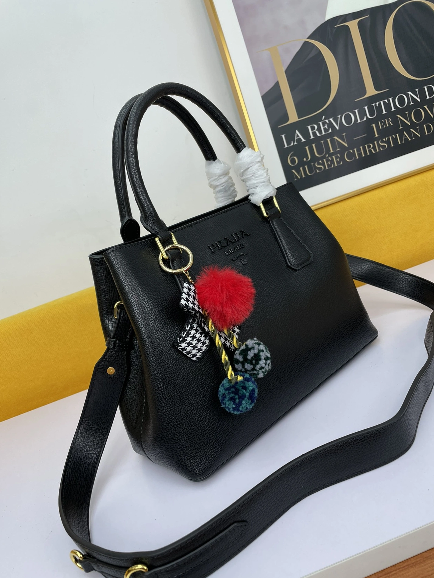Bold 6515 Prada AAA Quality Handbags For Women