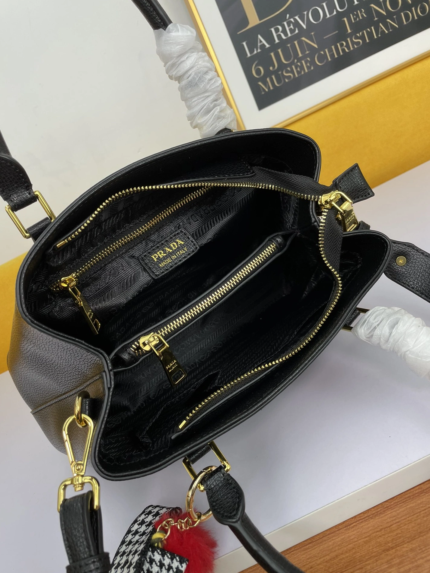 Bold 6515 Prada AAA Quality Handbags For Women