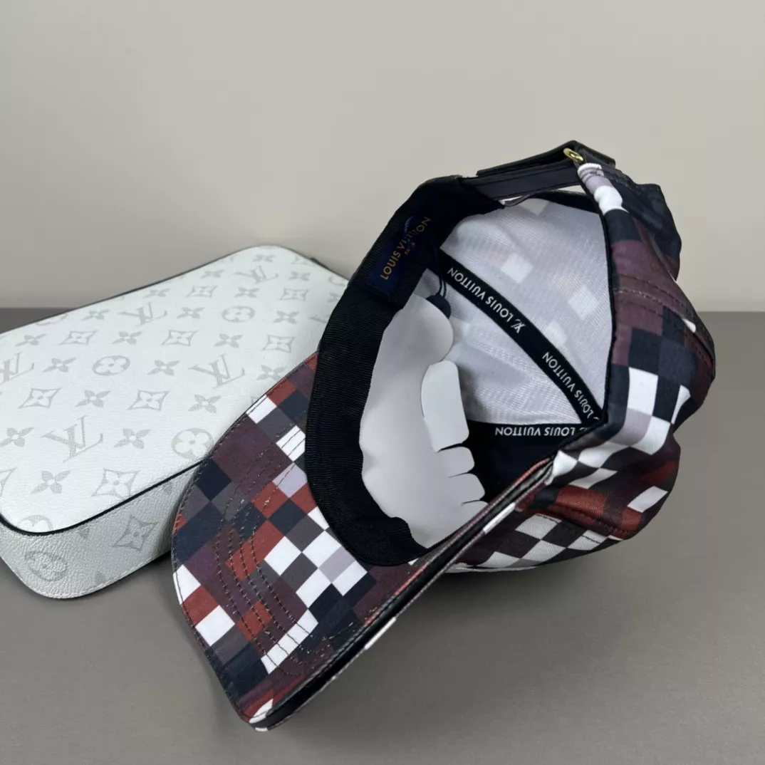 Bold 6994 Louis Vuitton LV Caps