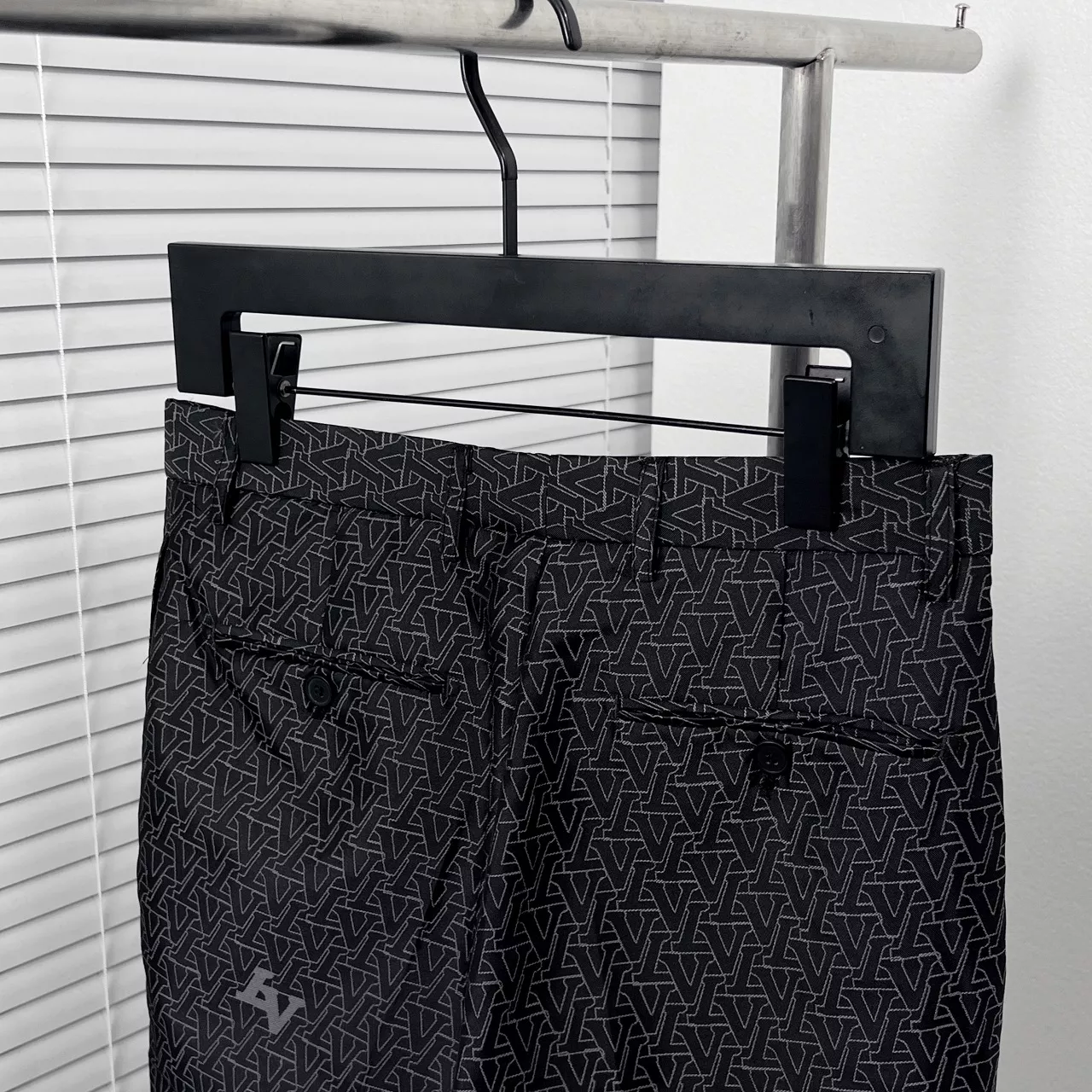 Bold 7012 Louis Vuitton LV Pants For Men