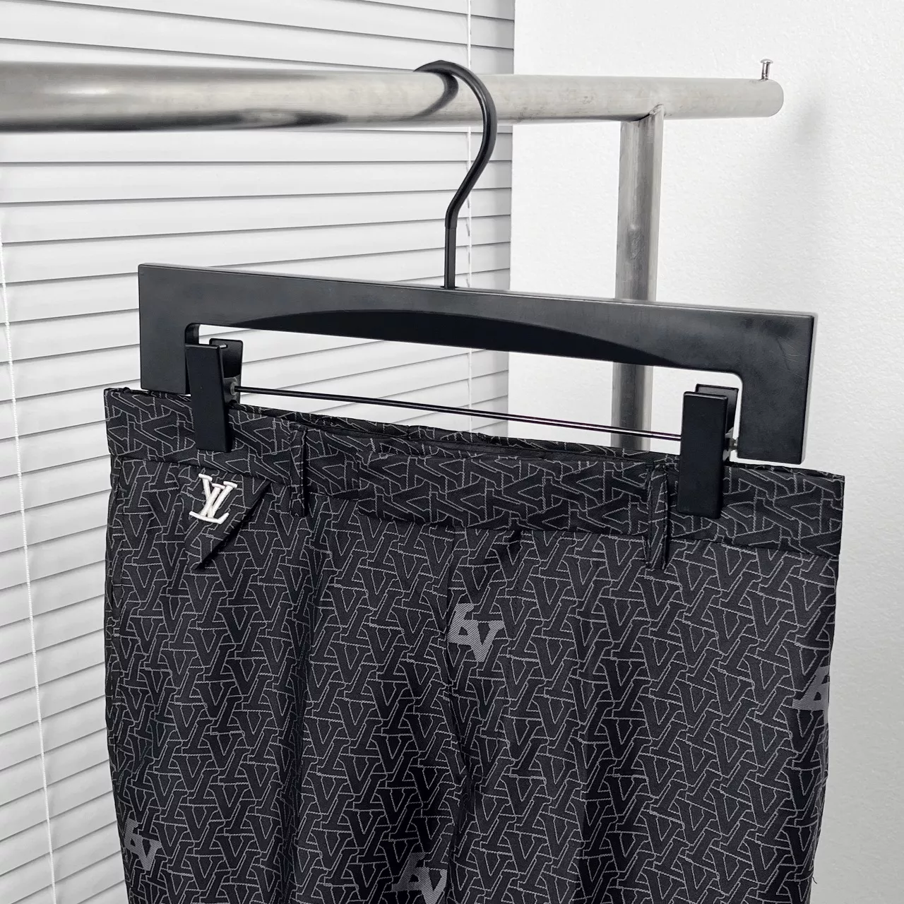 Bold 7012 Louis Vuitton LV Pants For Men
