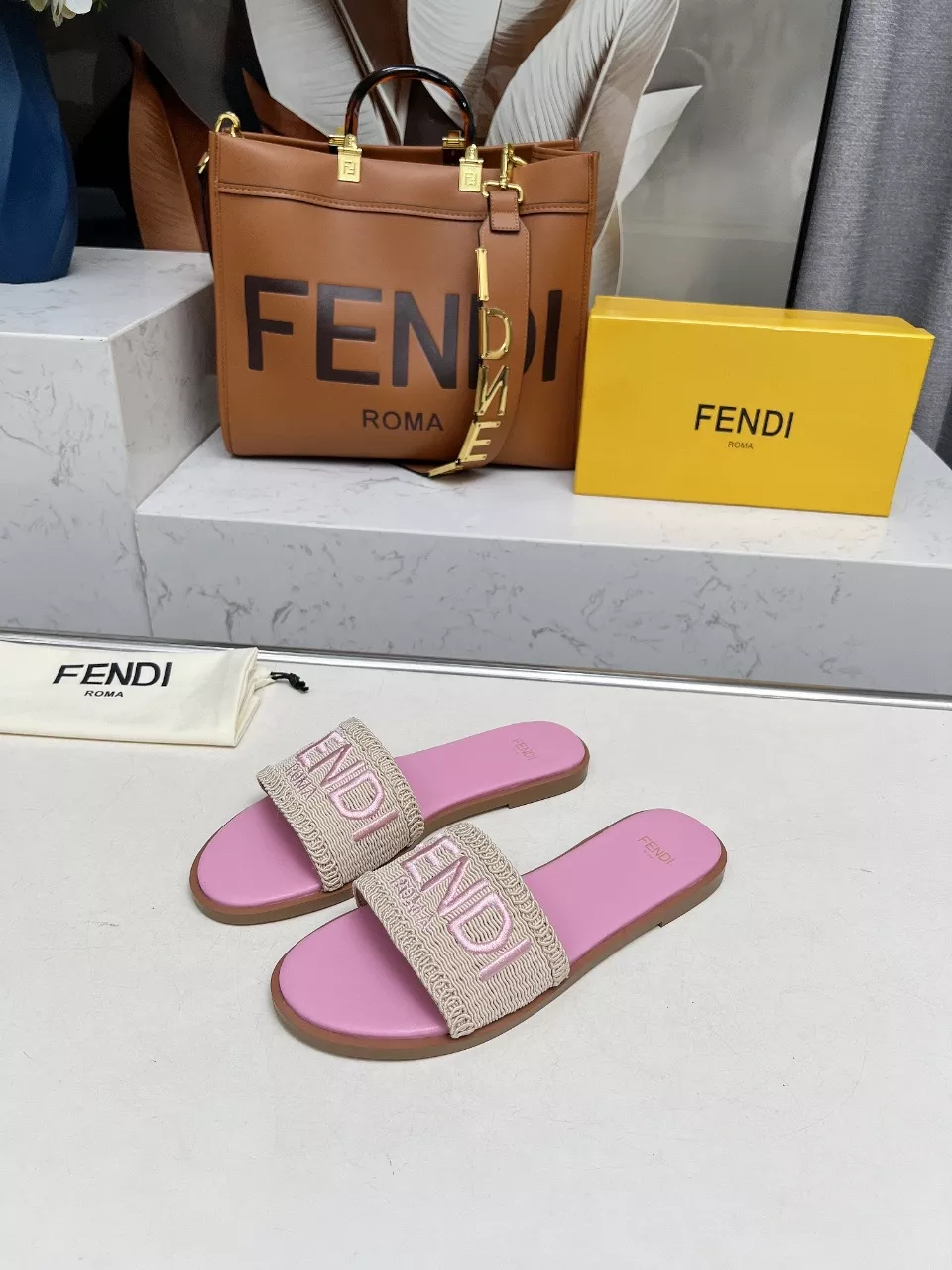Bold 7027 Fendi Slippers For Women