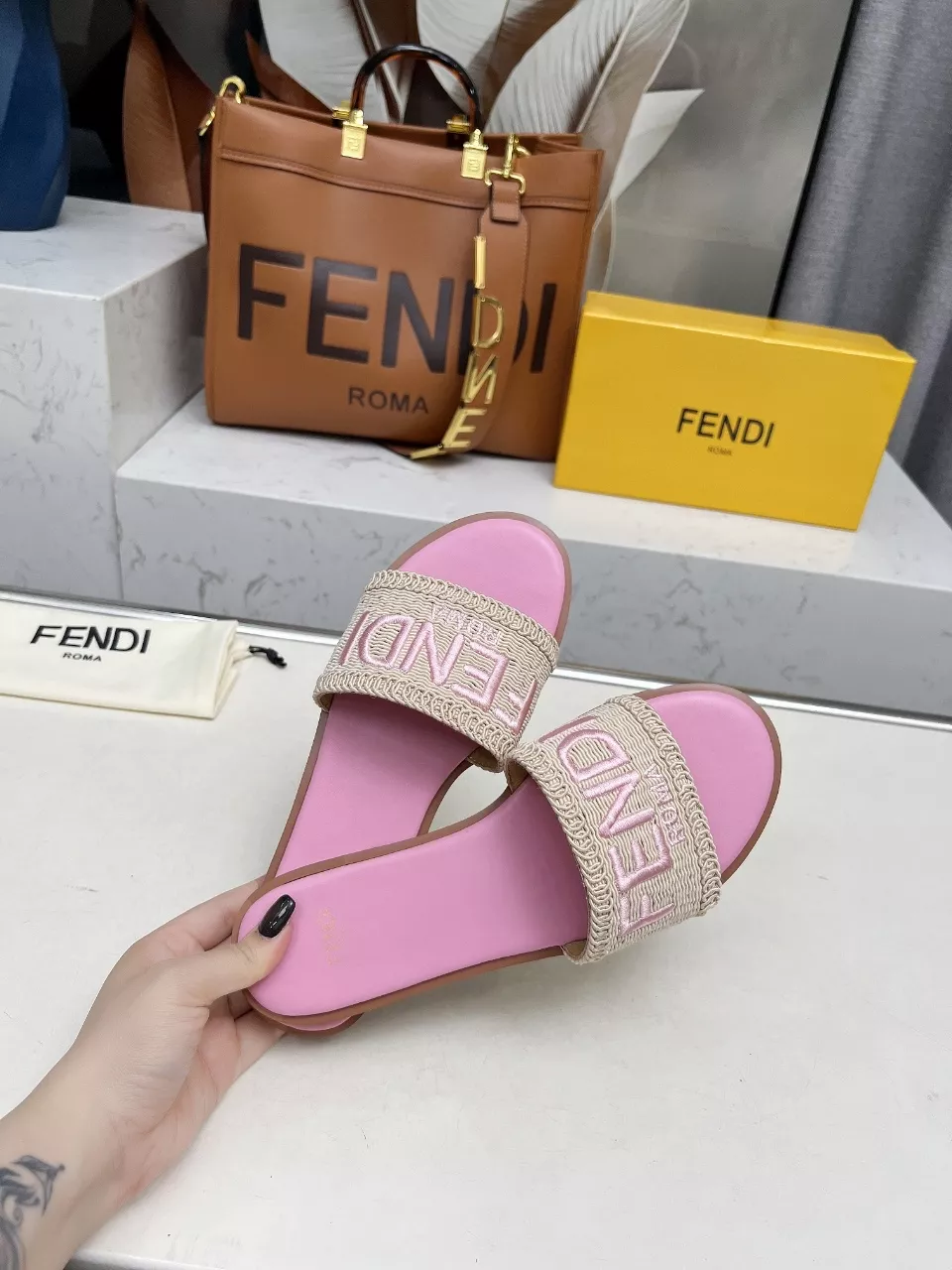 Bold 7027 Fendi Slippers For Women