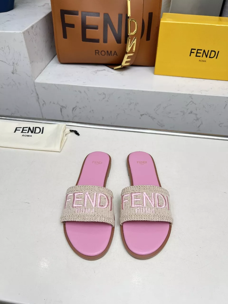 Bold 7027 Fendi Slippers For Women