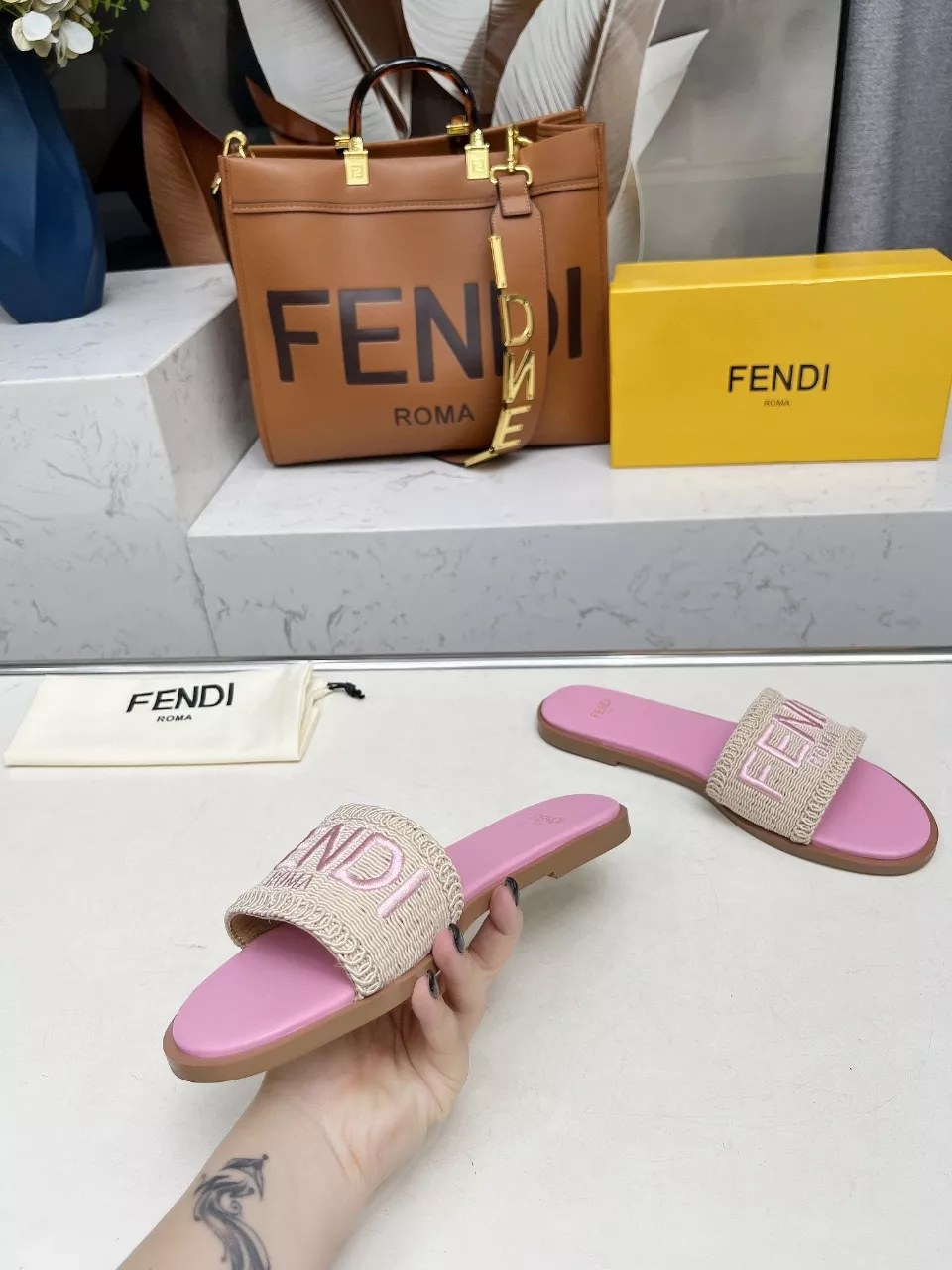 Bold 7027 Fendi Slippers For Women