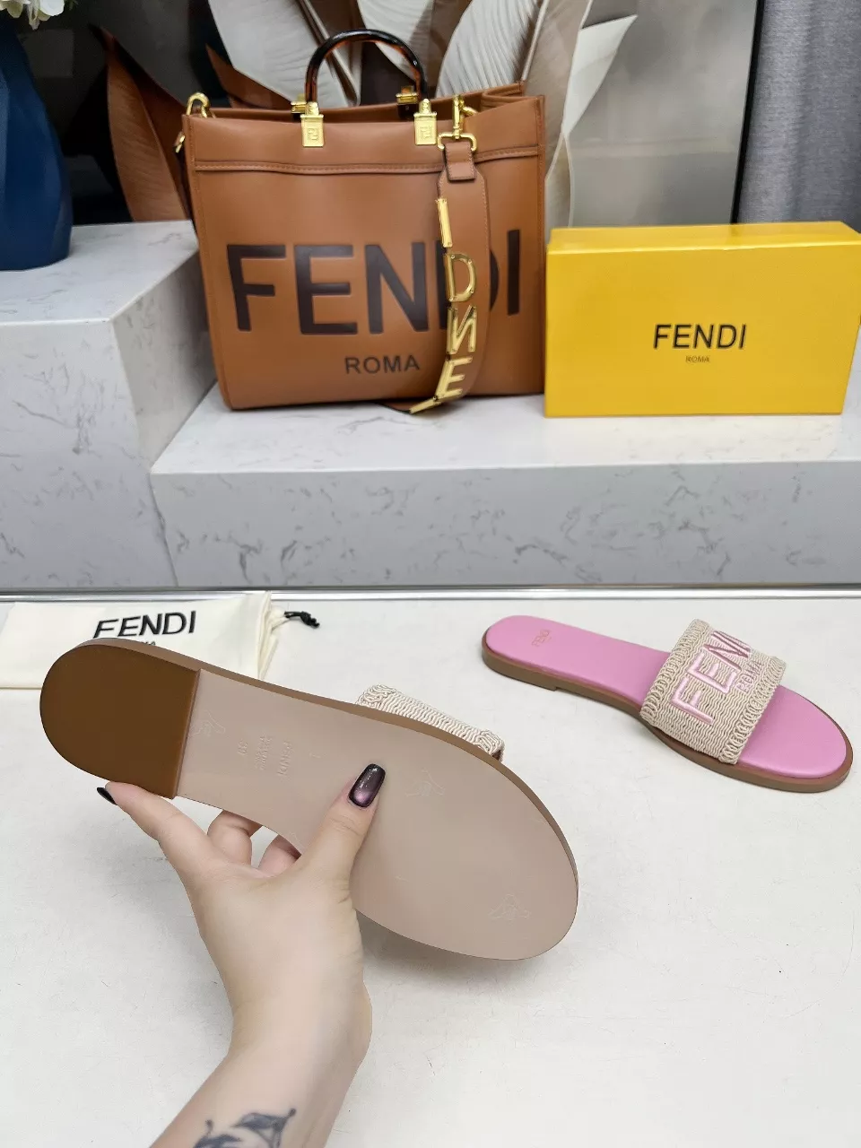 Bold 7027 Fendi Slippers For Women