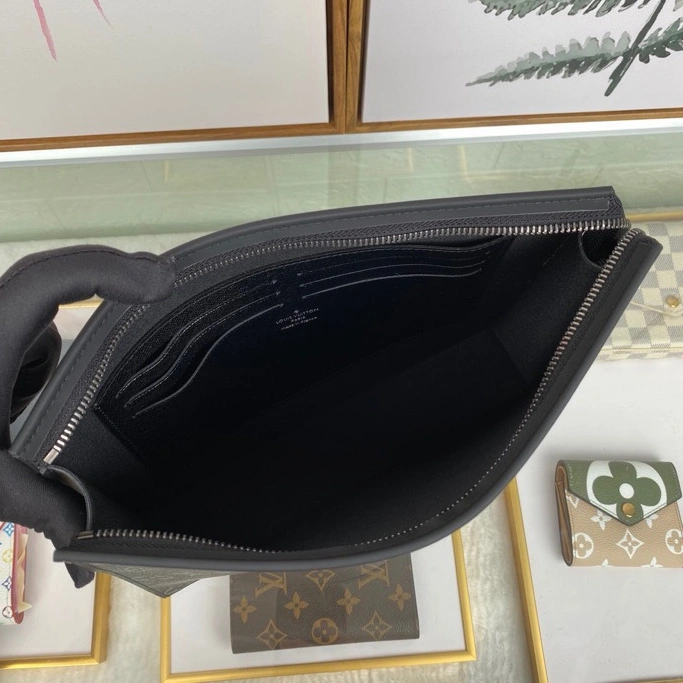 Bold 7027 Louis Vuitton AAA Quality Wallets For Unisex